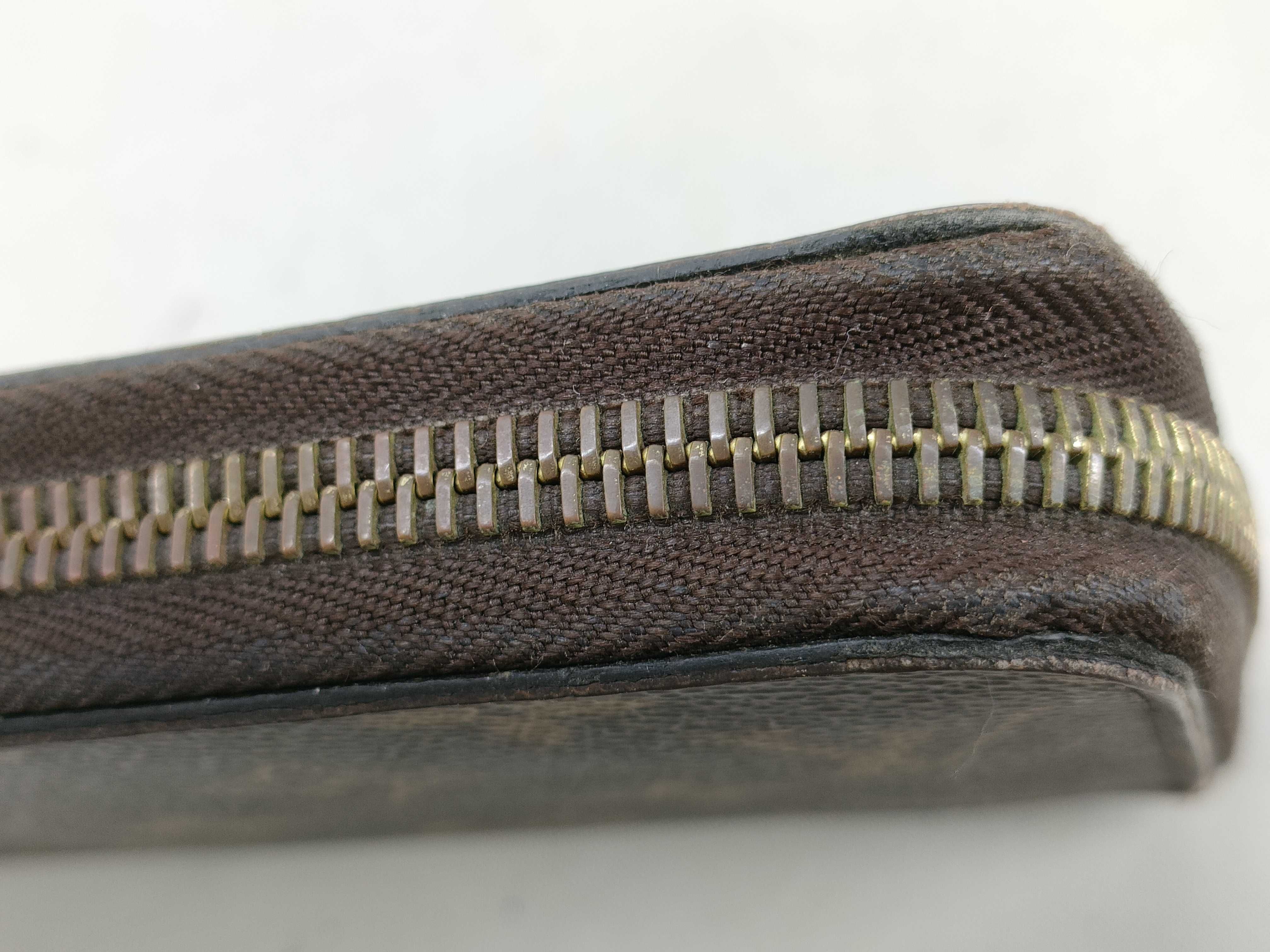 Monogram Louis Vuitton Zippy Wallet — view 7