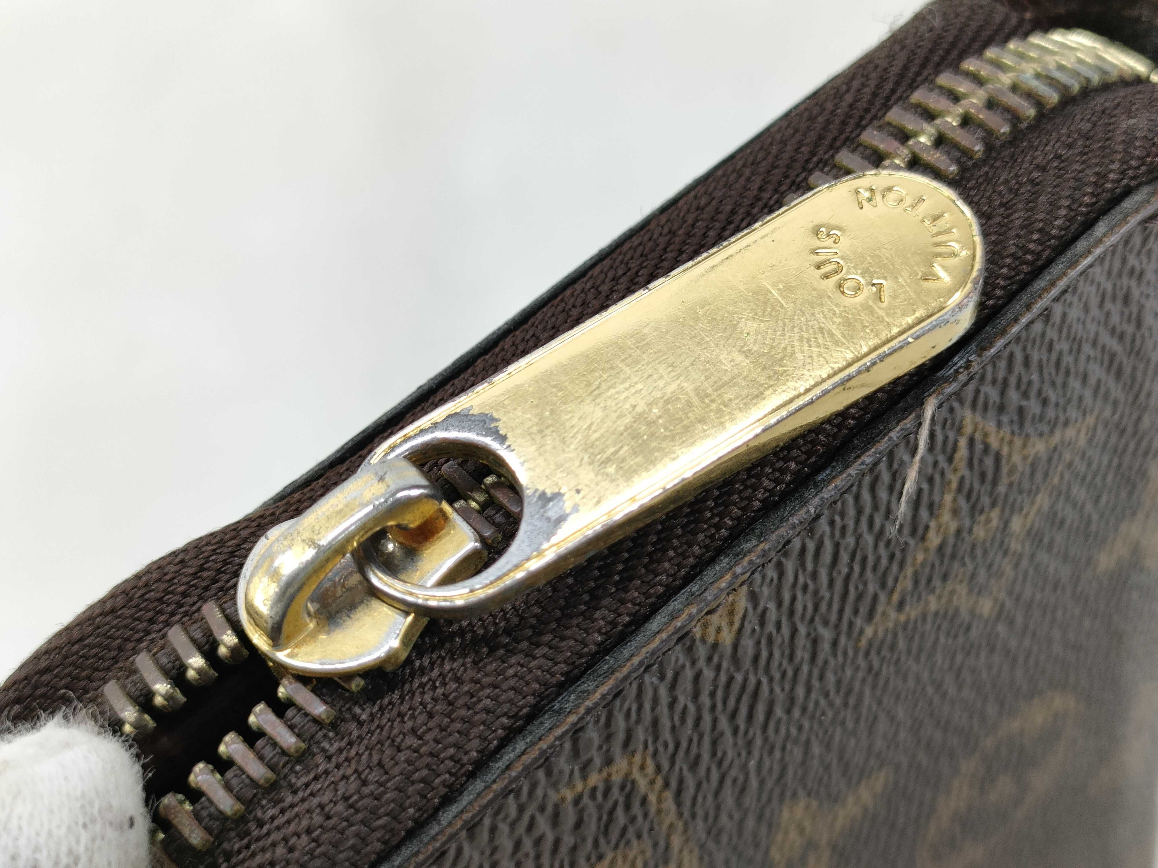 Monogram Louis Vuitton Zippy Wallet — view 8