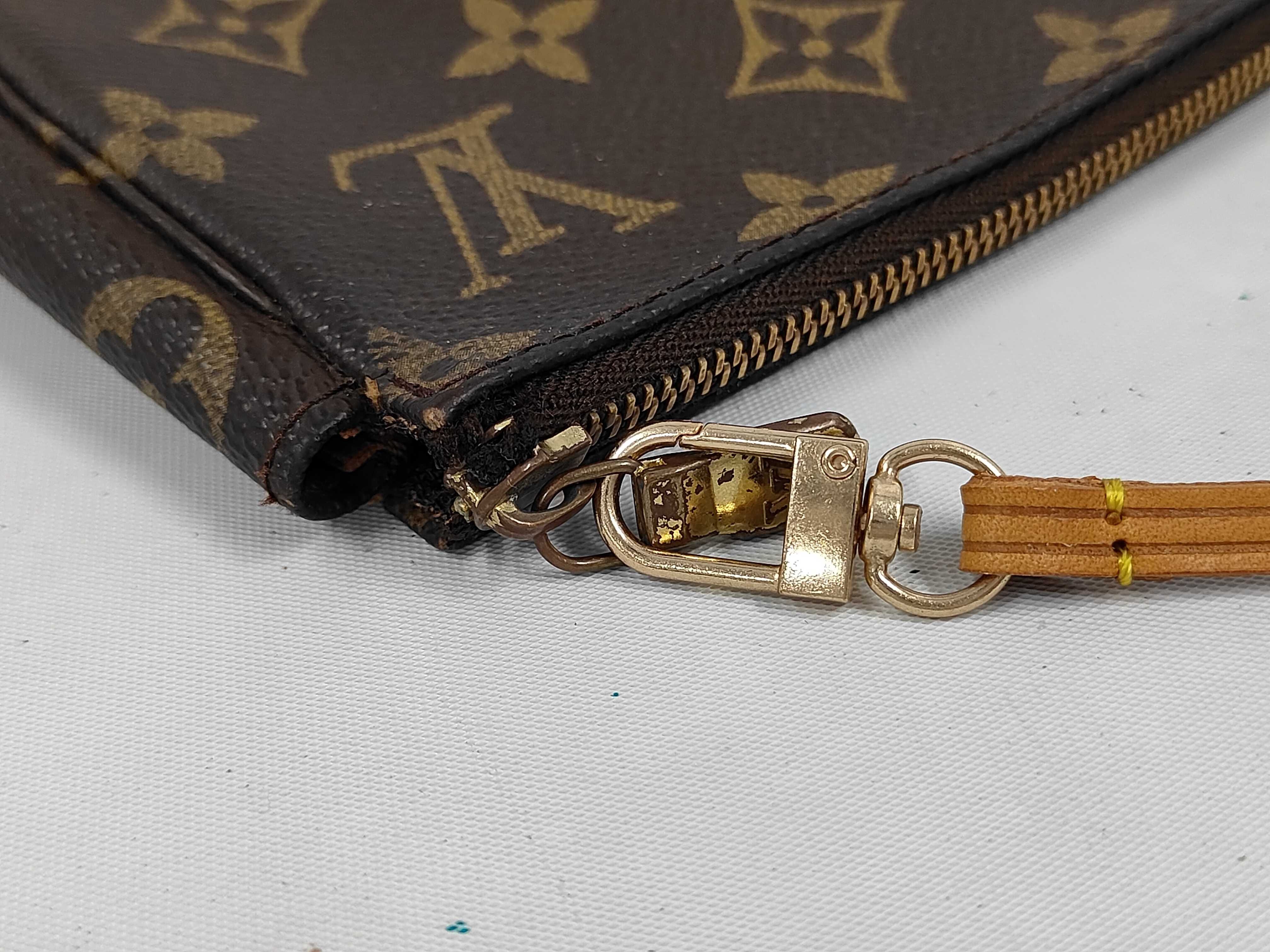 Monogram Accessoires AR1914 Handbag — view 7