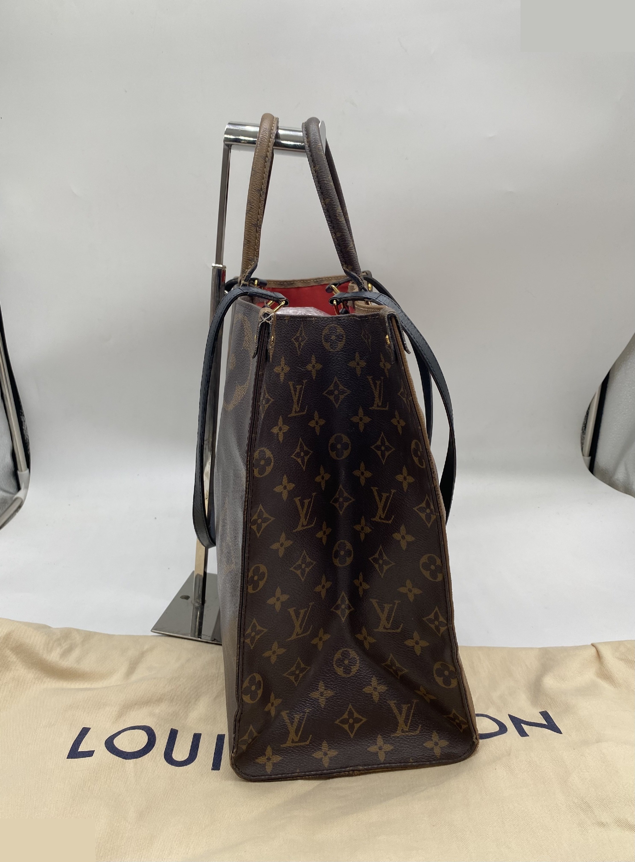 Monogram Giant Handbag OnTheGo GM M4457 — view 4