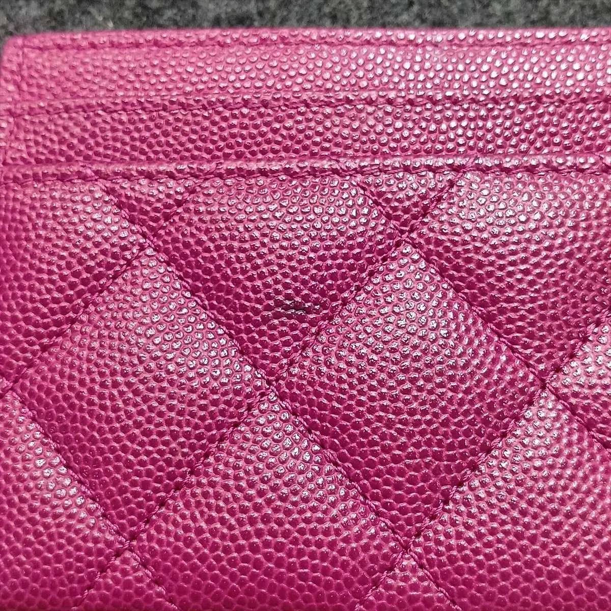Matelassé Caviar Skin Card Case, Purple with Gold Hardware L0GAKL0C — view 8
