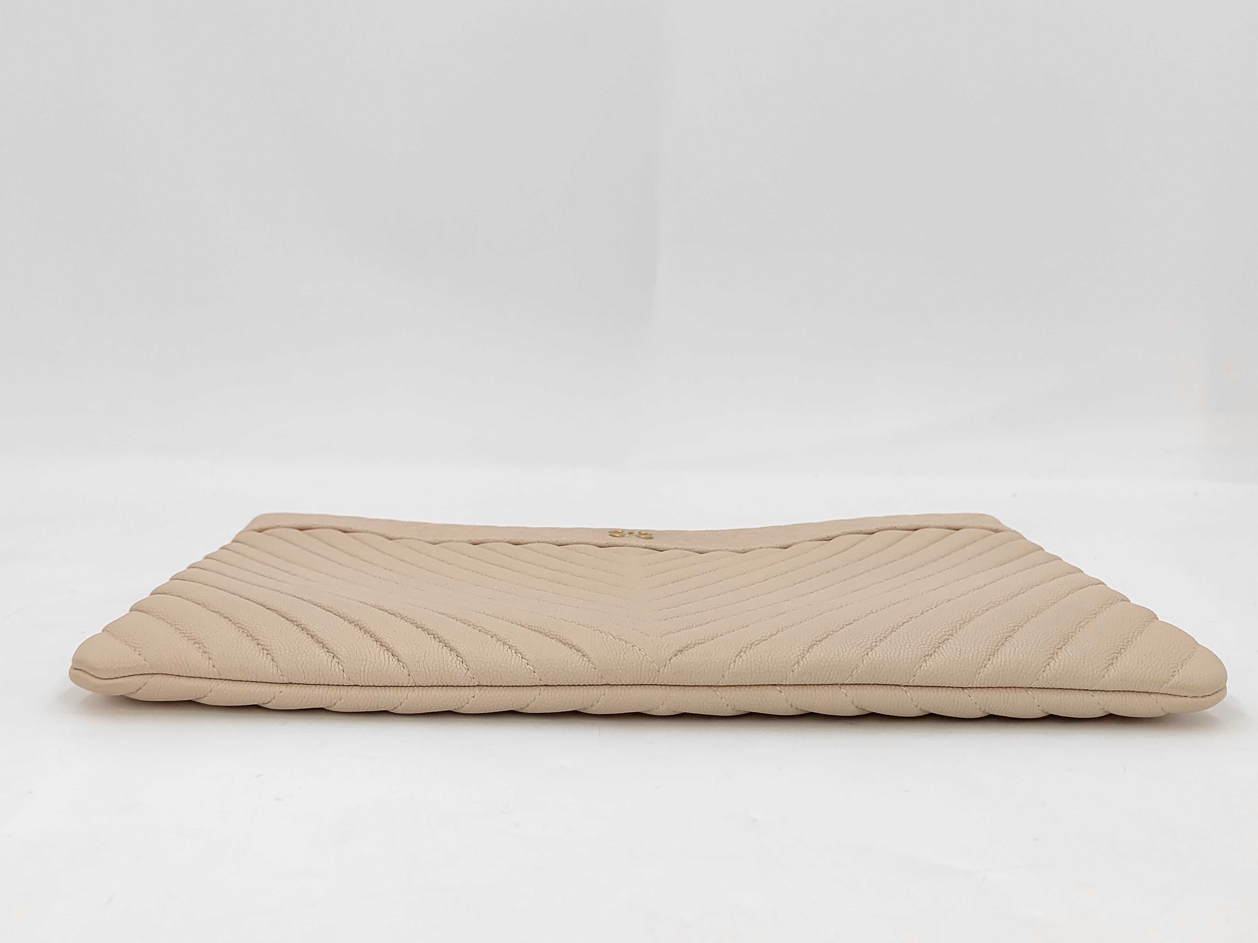 Matelassé Caviar Skin Clutch Pouch Clutch Bag — view 4