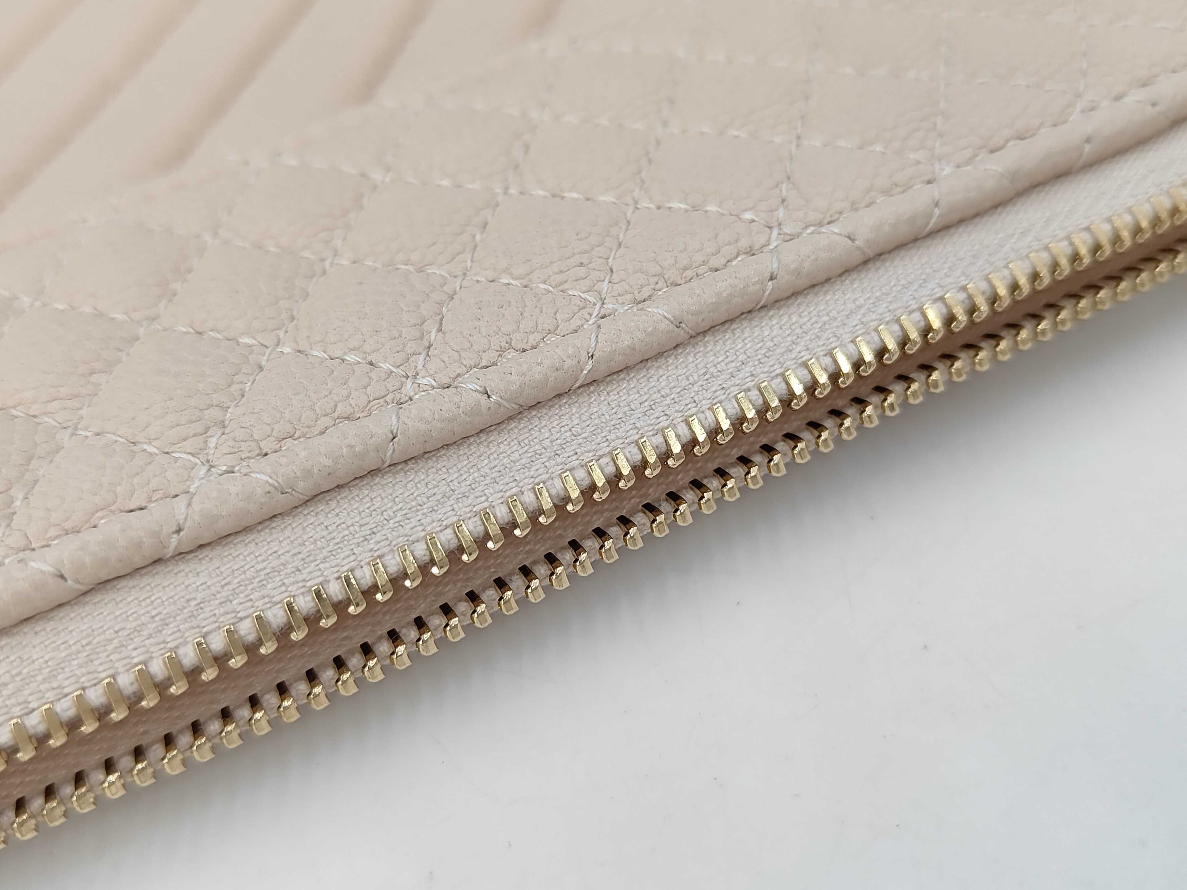 Matelassé Caviar Skin Clutch Pouch Clutch Bag — view 9