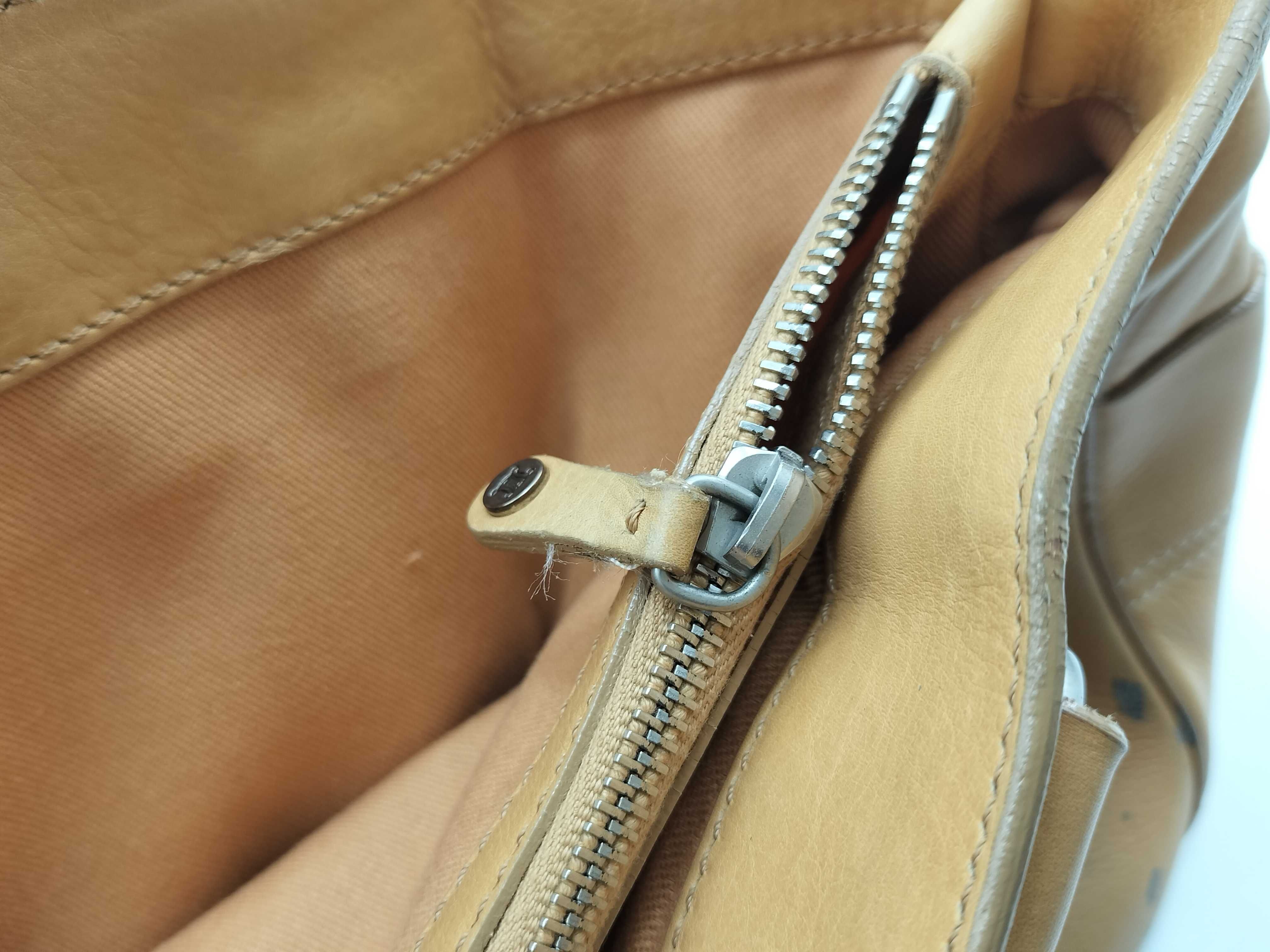 Handbag / Leather Handbag — view 10