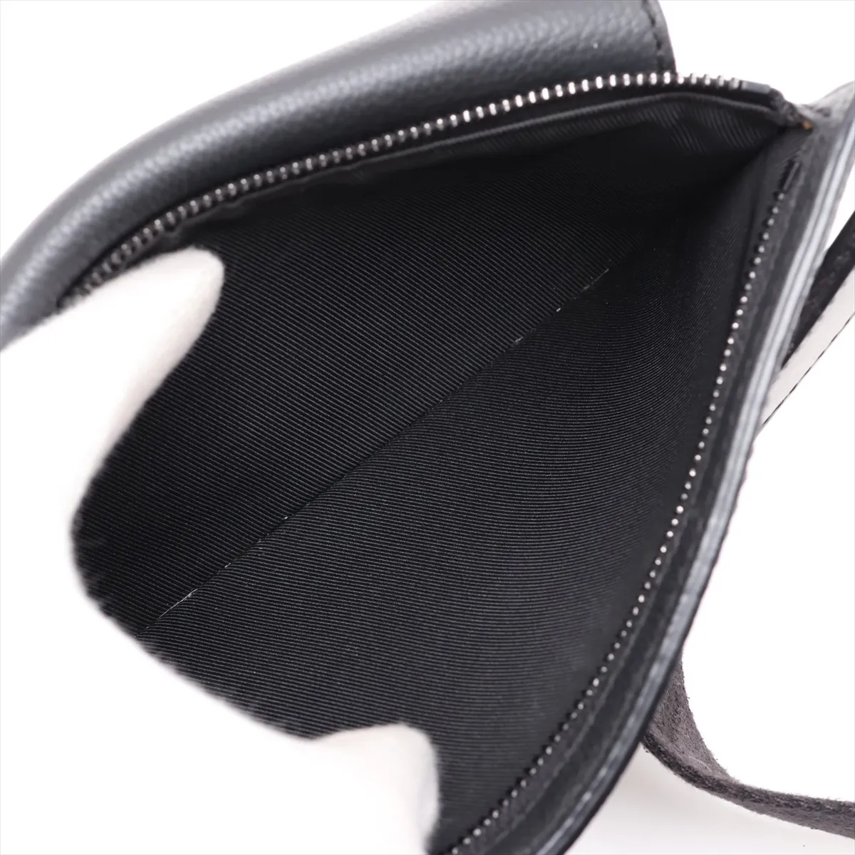 LV Aerogram Takeoff Sling M57081 Black (RFID detected) — view 6