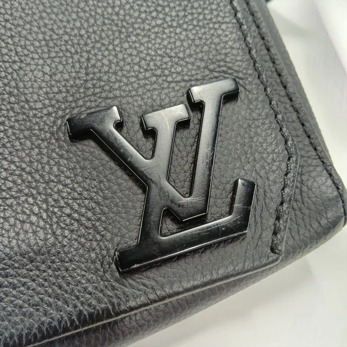 LV Aerogram Takeoff Sling M57081 Black (RFID detected) — view 9