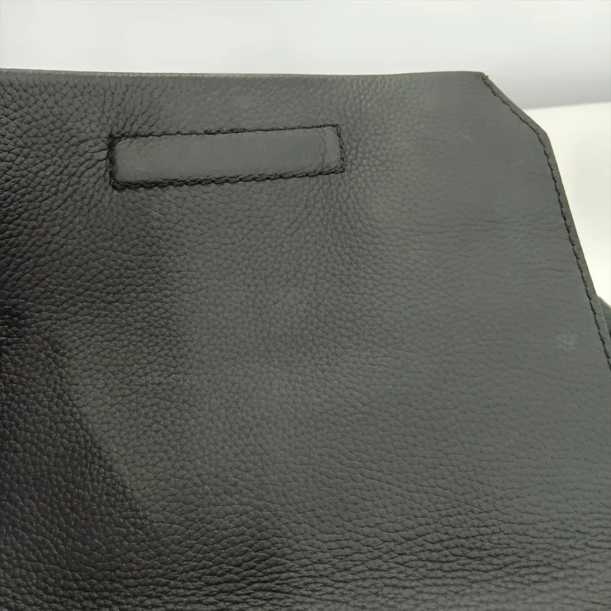 LV Aerogram Takeoff Sling M57081 Black (RFID detected) — view 10