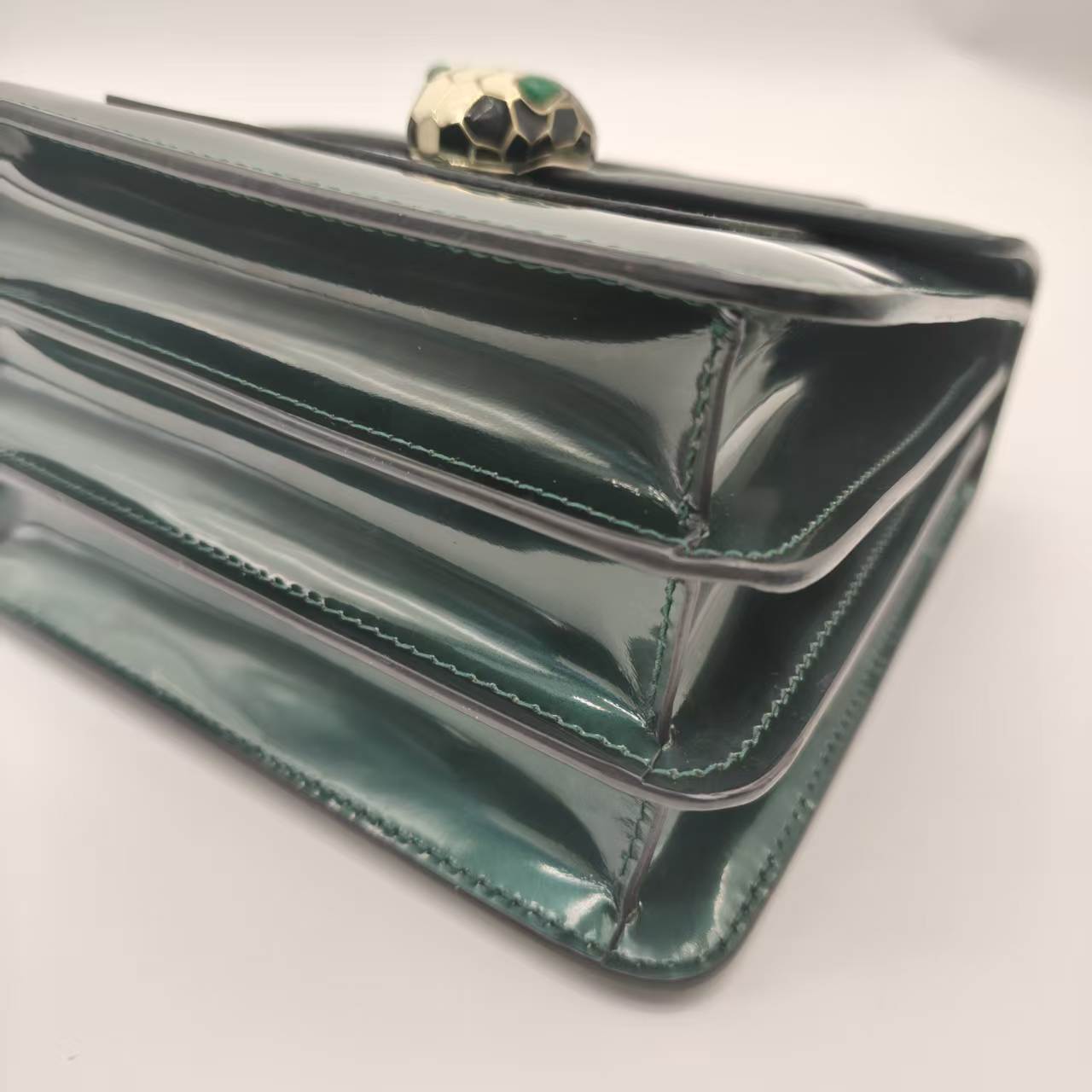 【*Shipped from: China*】BVLGARI Bulgari Serpenti Forever Patent Leather Shoulder Bag — view 7