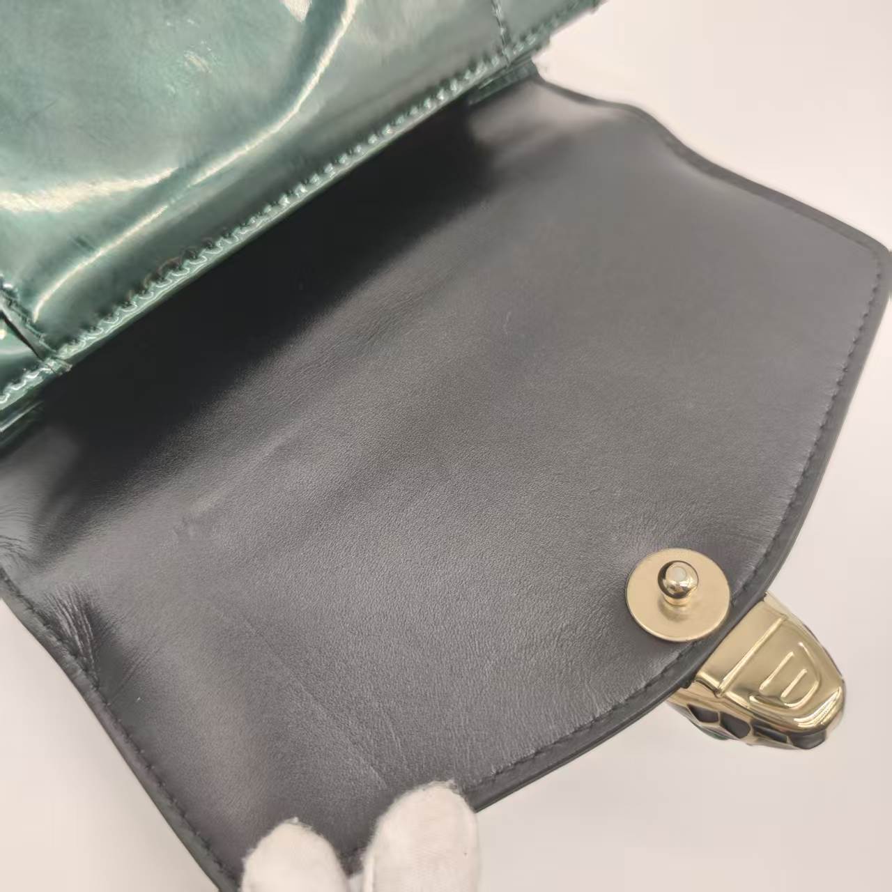 【*Shipped from: China*】BVLGARI Bulgari Serpenti Forever Patent Leather Shoulder Bag — view 9