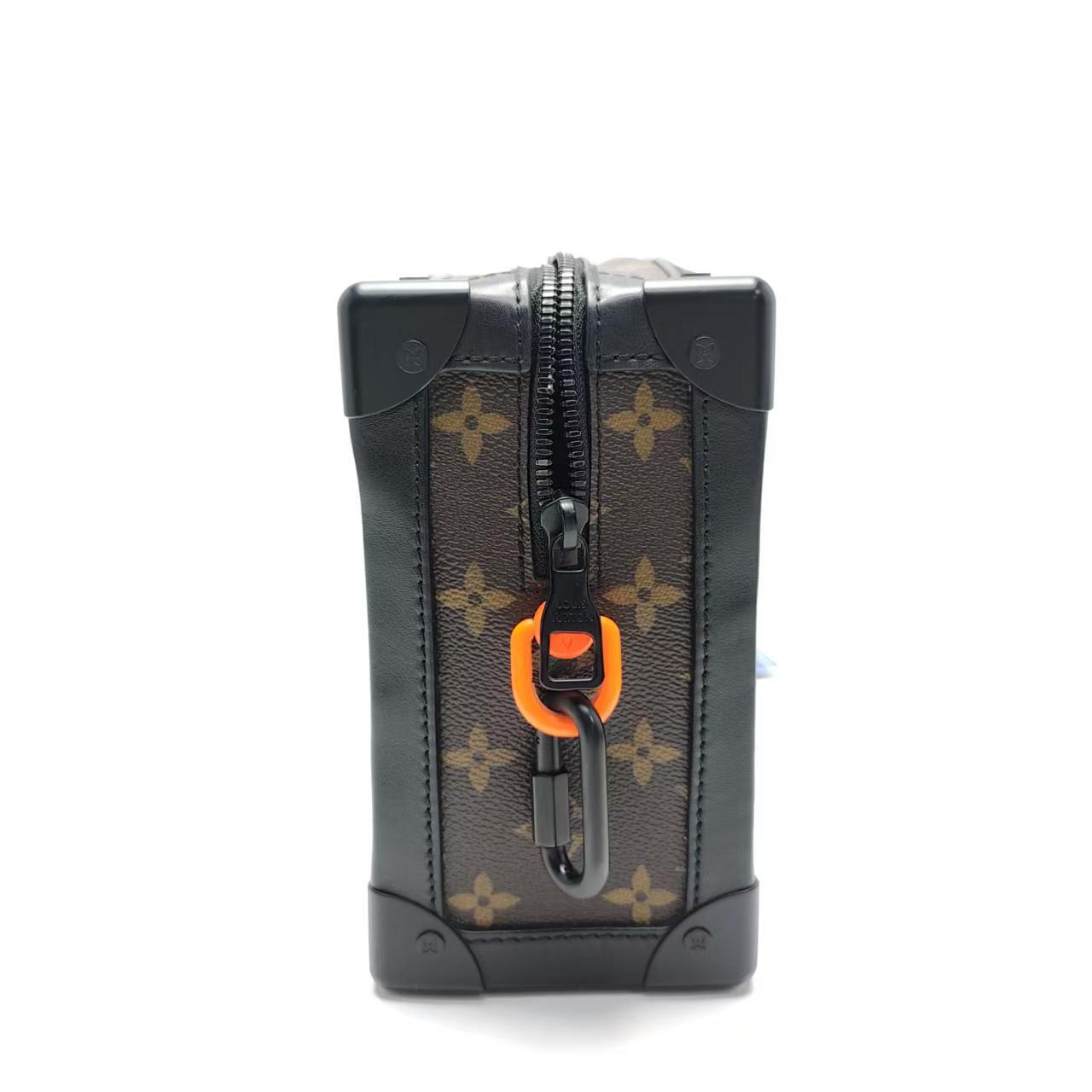 【*Shipped from: China*】LOUIS VUITTON PU Shoulder Bag — view 4
