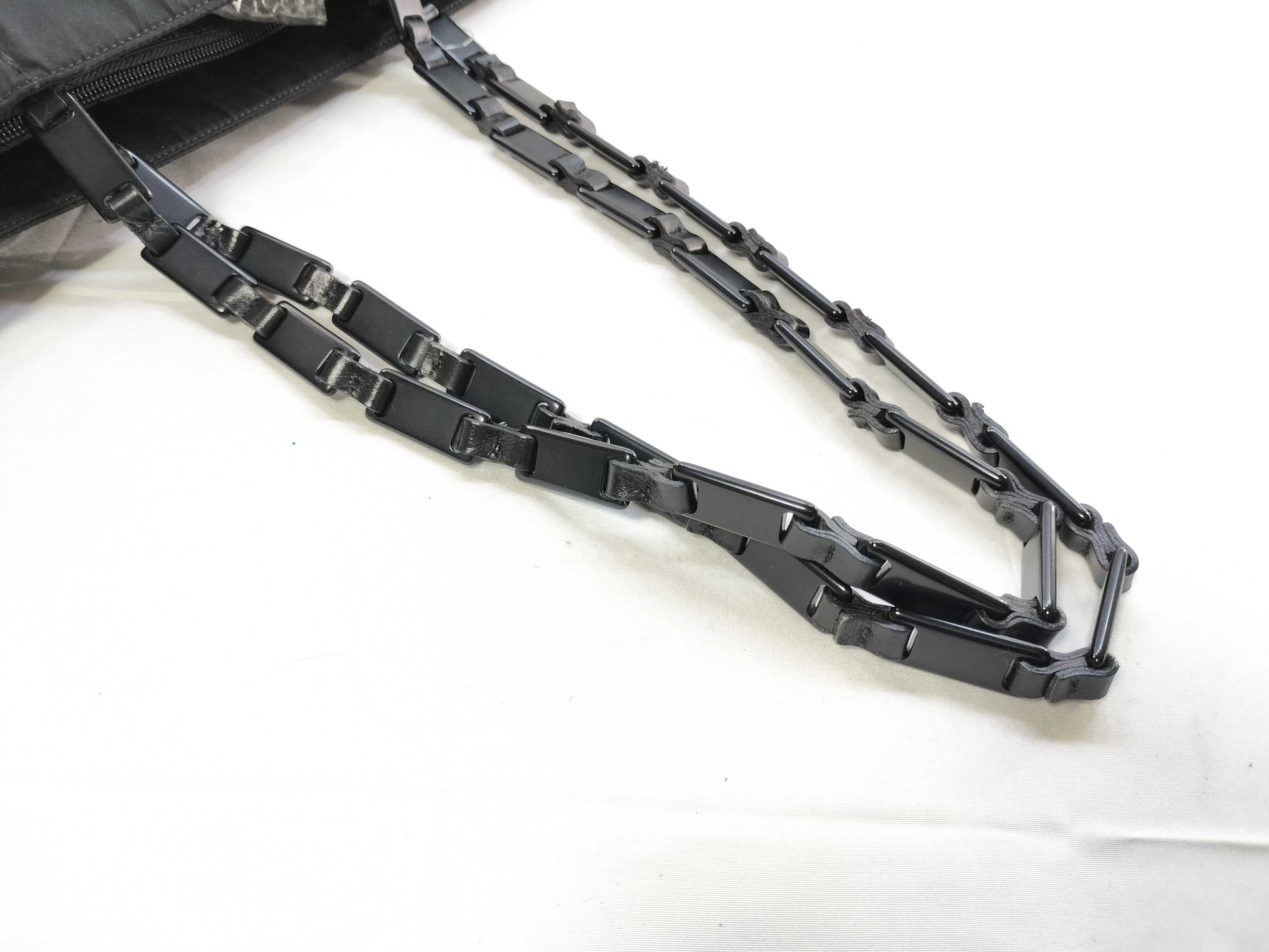 Nylon Plastic Chain Triangle Logo Tote Bag — view 3