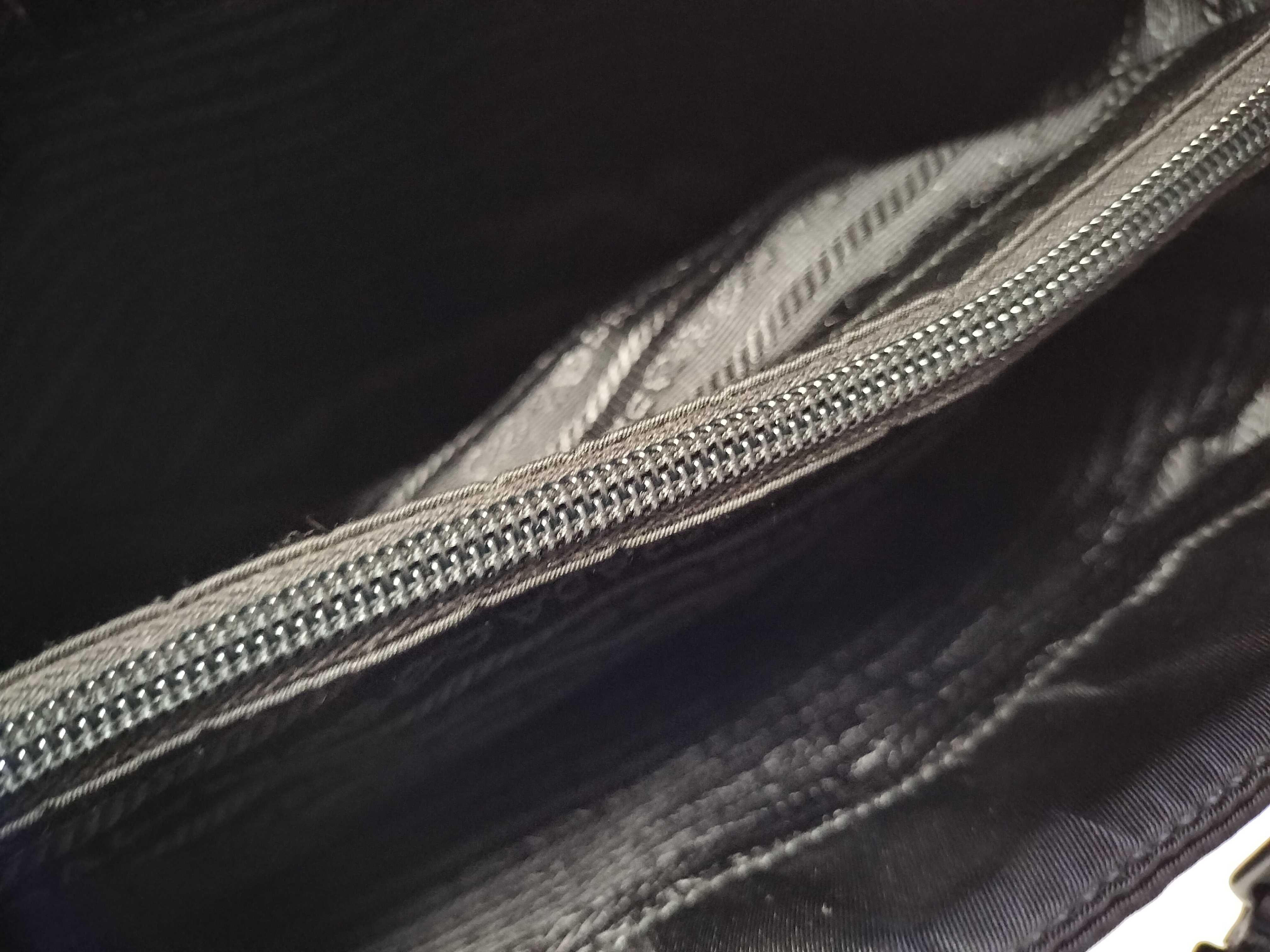 Nylon Plastic Chain Triangle Logo Tote Bag — view 9