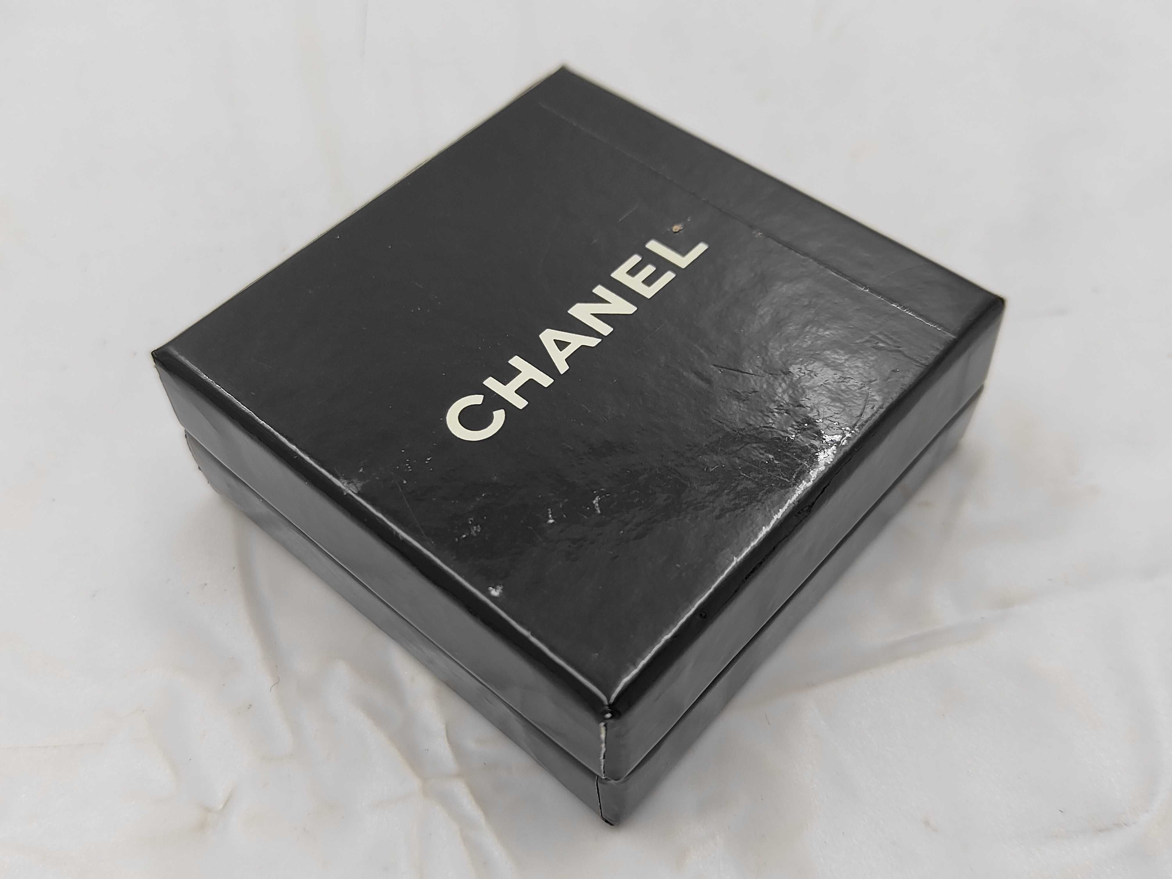 earrings, quilted design, small size, with original box. — view 11