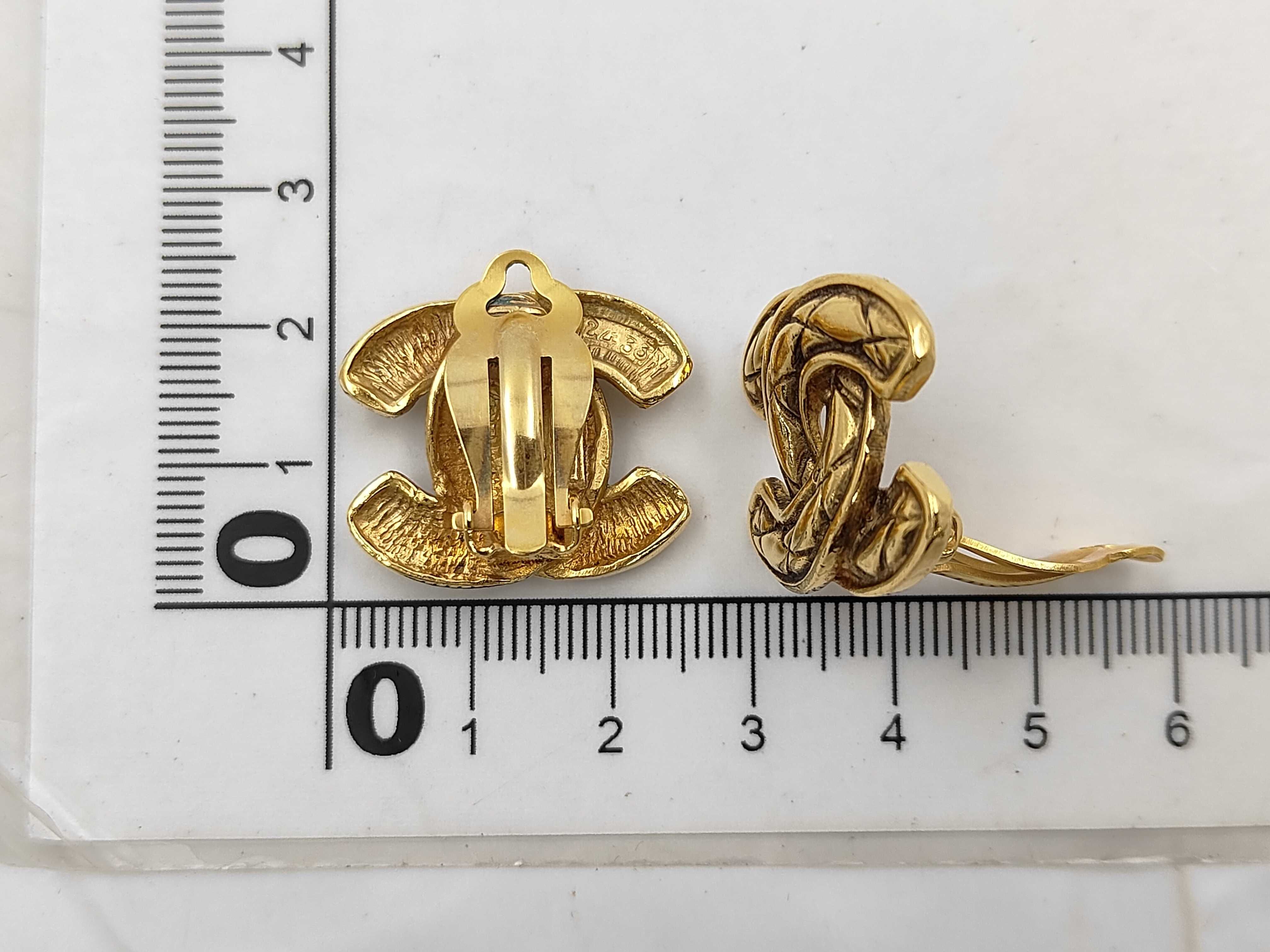 earrings, quilted design, small size, with original box. — view 7