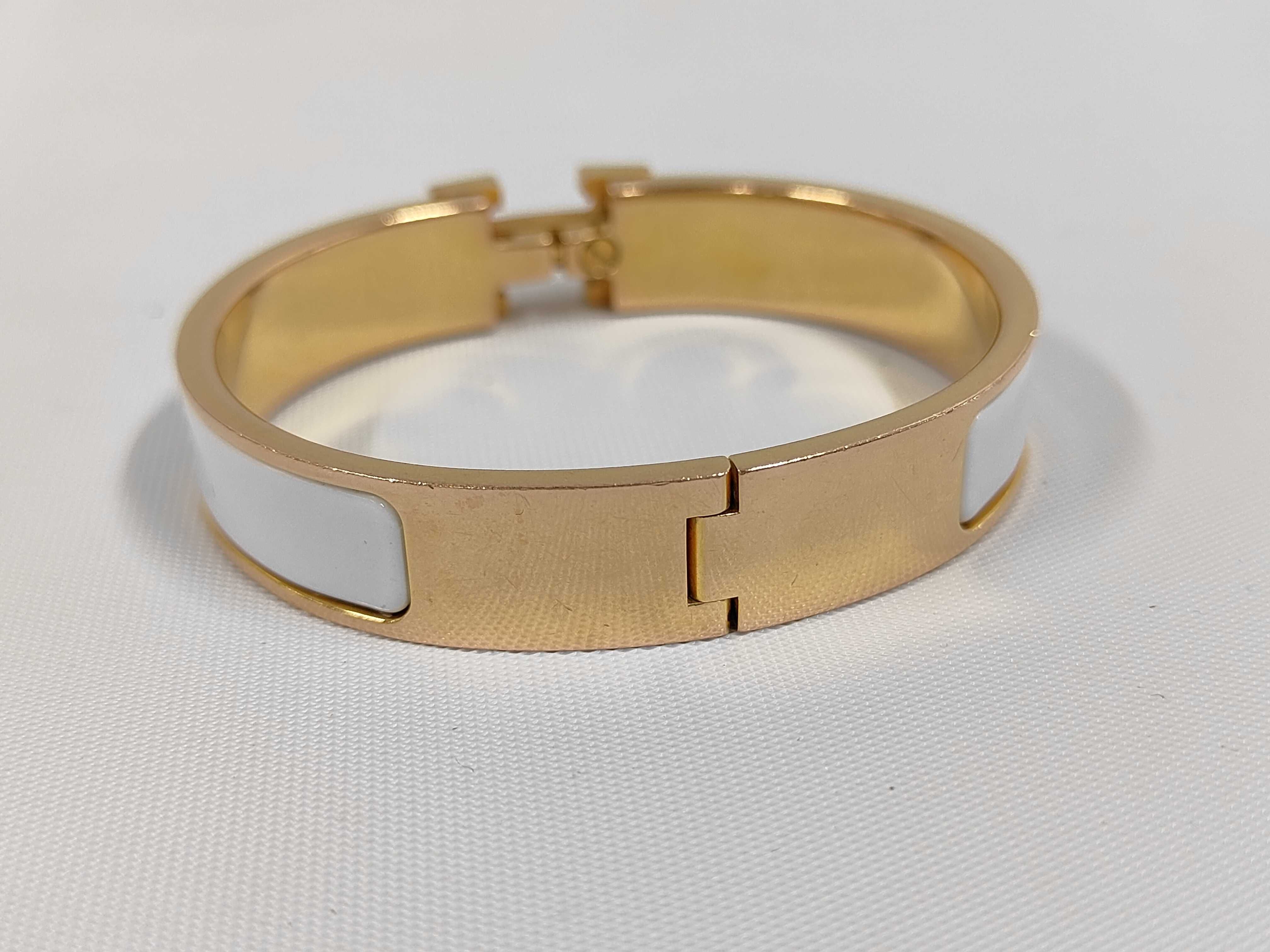 Click H Bangle Bracelet Bracelet/Bangle — view 3
