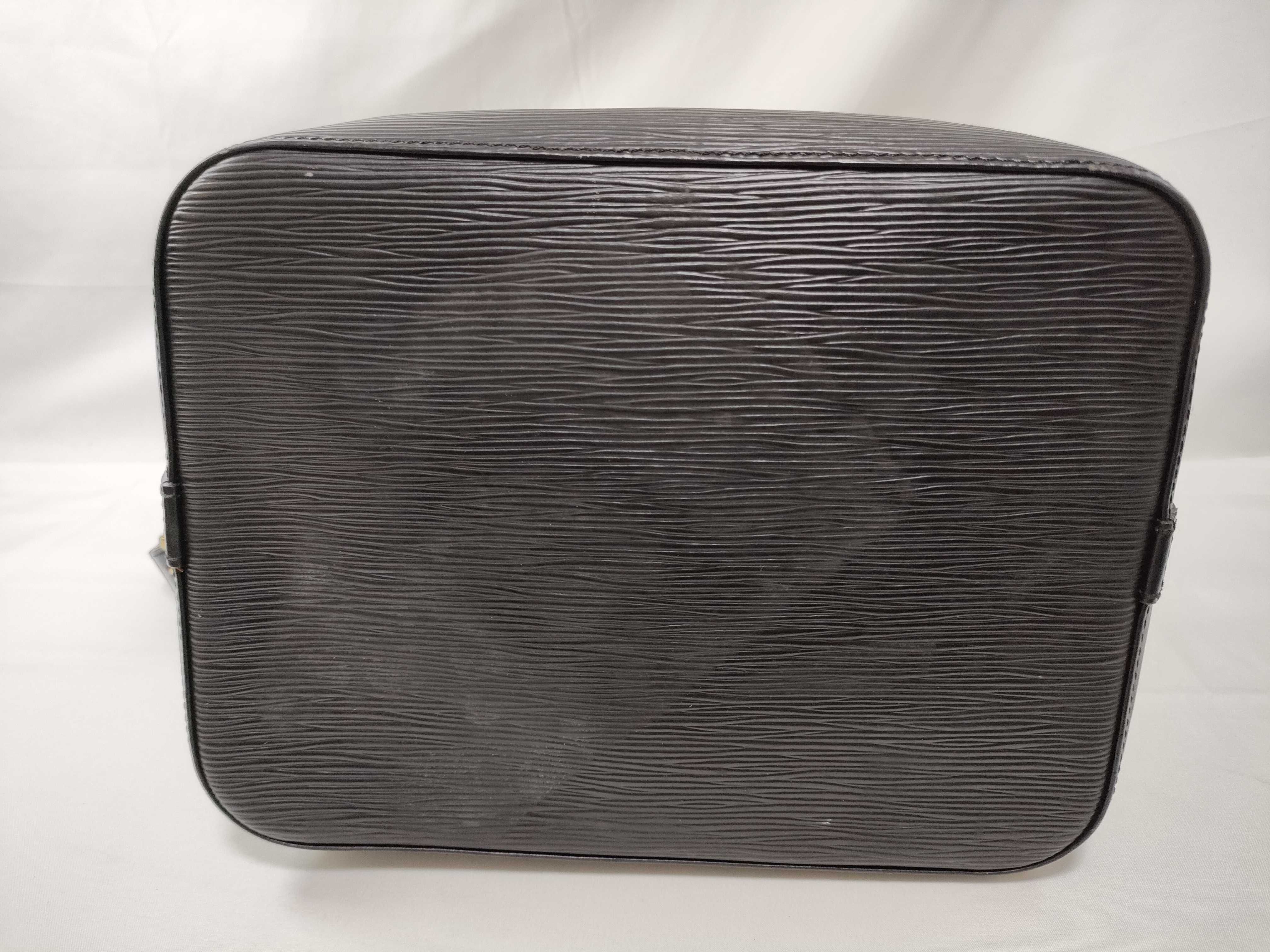 Epi Louis Vuitton Epi Petit Noe Shoulder Bag — view 3
