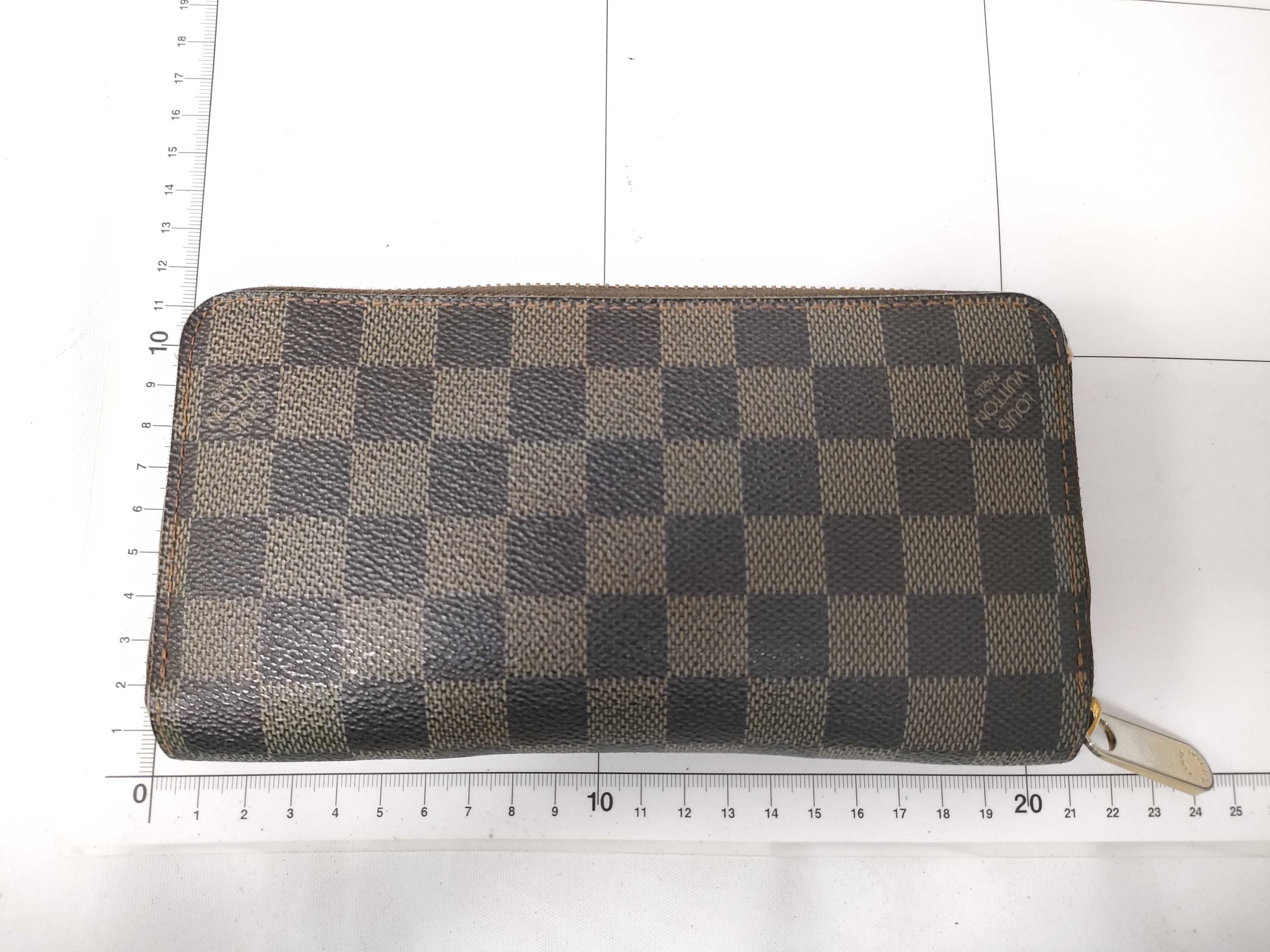 Damier Zippy Wallet — view 2
