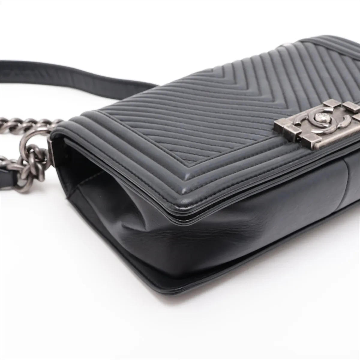 Boy Chanel 25 Lambskin Chain Shoulder Bag, Chevron Pattern, Gunmetal Hardware, 19926952, Serial Number 19-series, A67086 — view 4