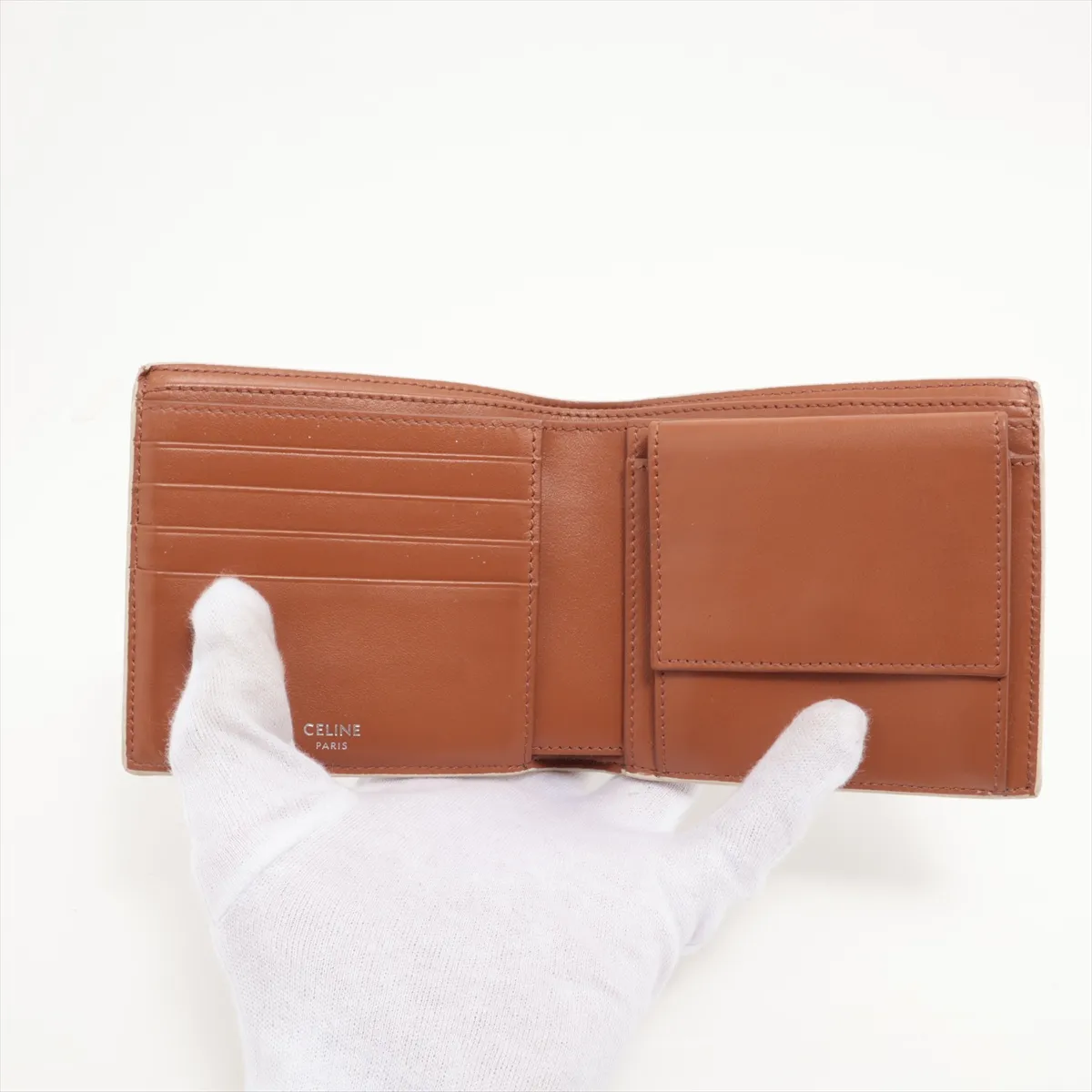 Triomphe Bifold Leather Compact Wallet Beige — view 3