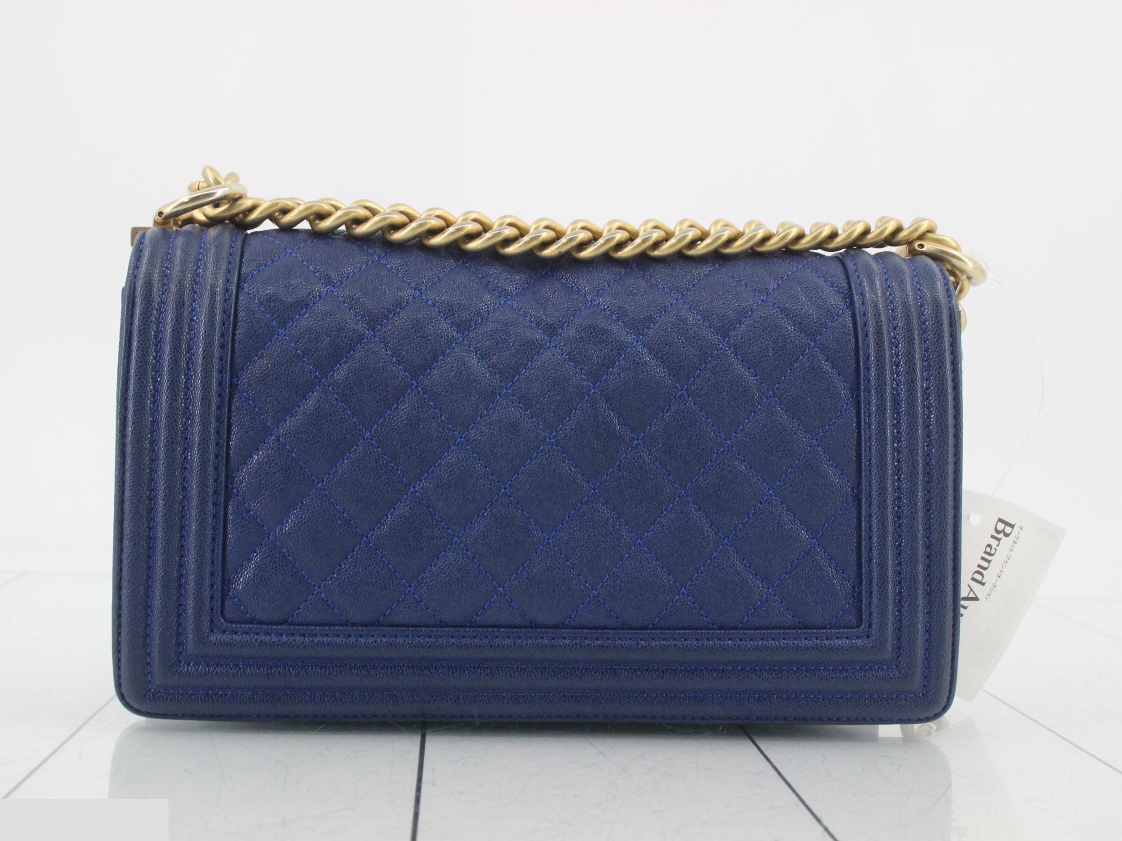 Boy Chanel 25 Caviar Leather (with seal) — view 2