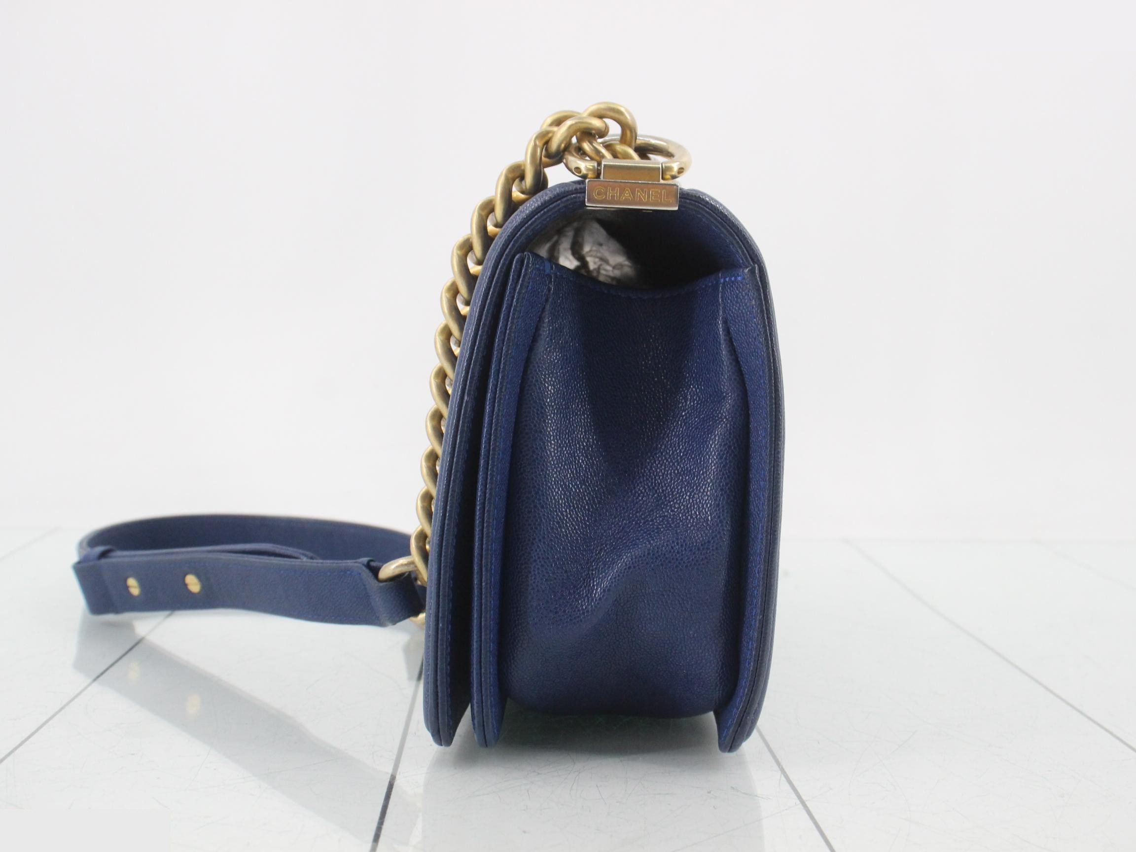 Boy Chanel 25 Caviar Leather (with seal) — view 3