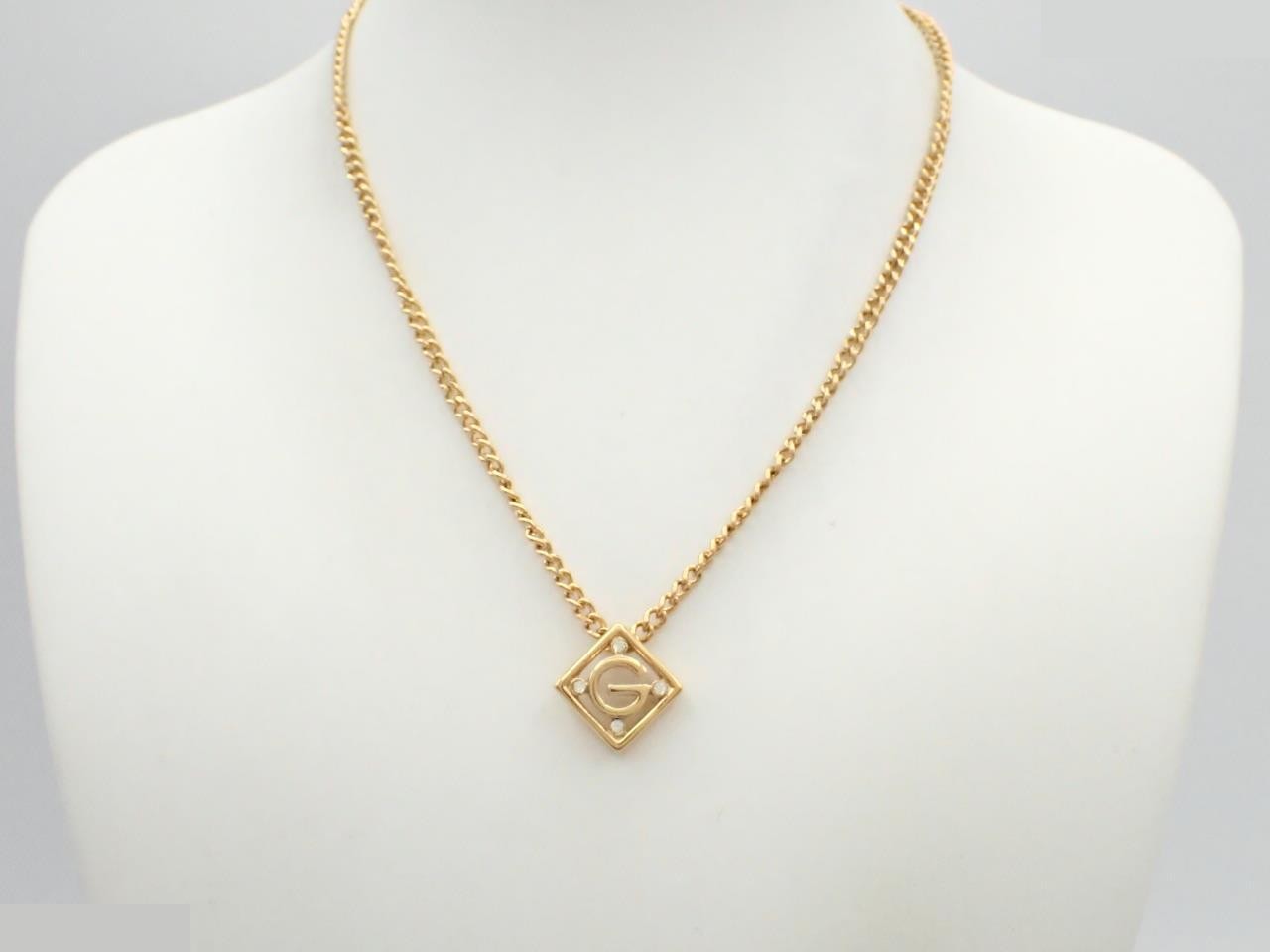 Other lines: precious metals, necklaces, pendants — view 3
