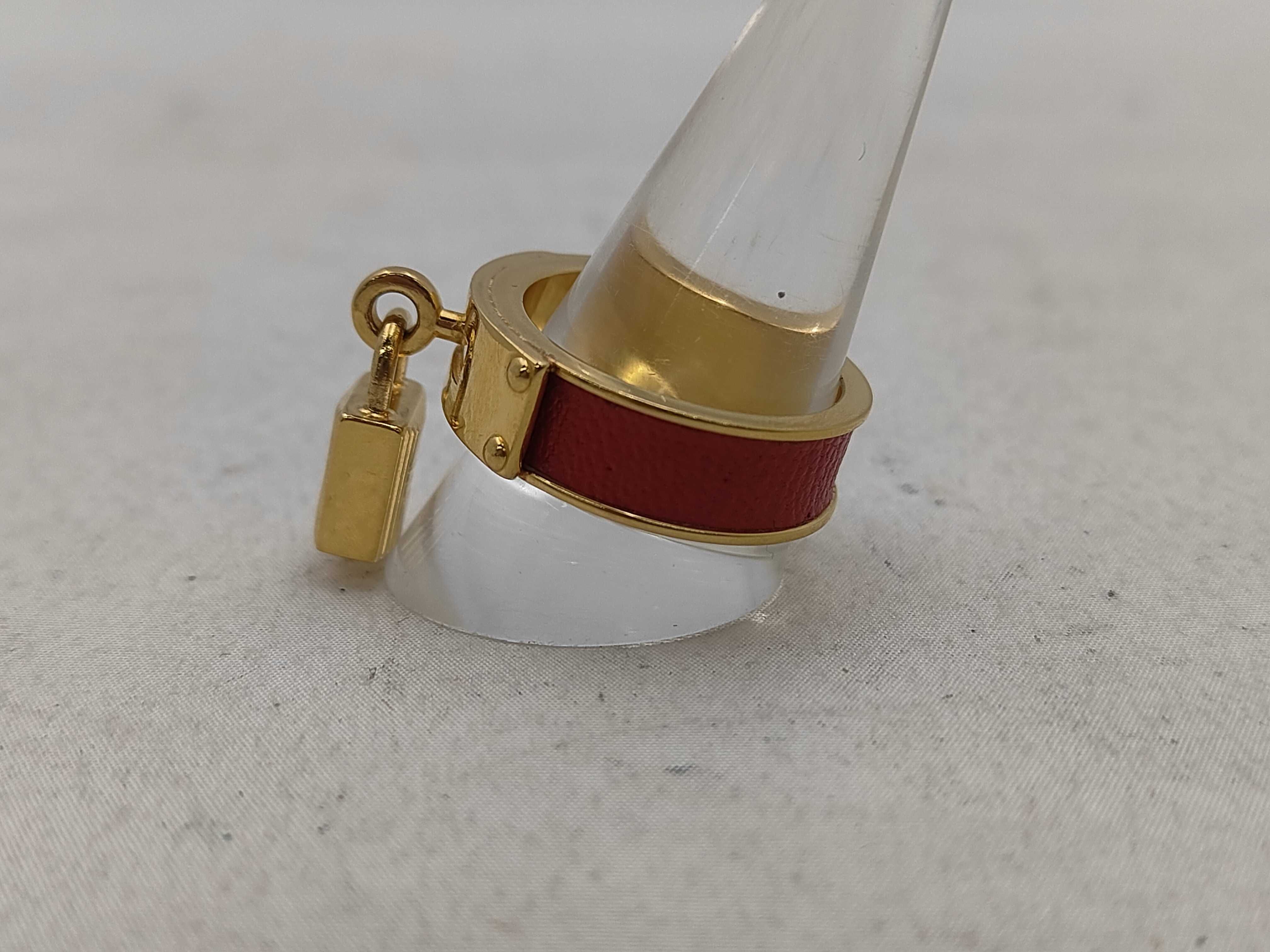 scarf ring and other accessories — view 2