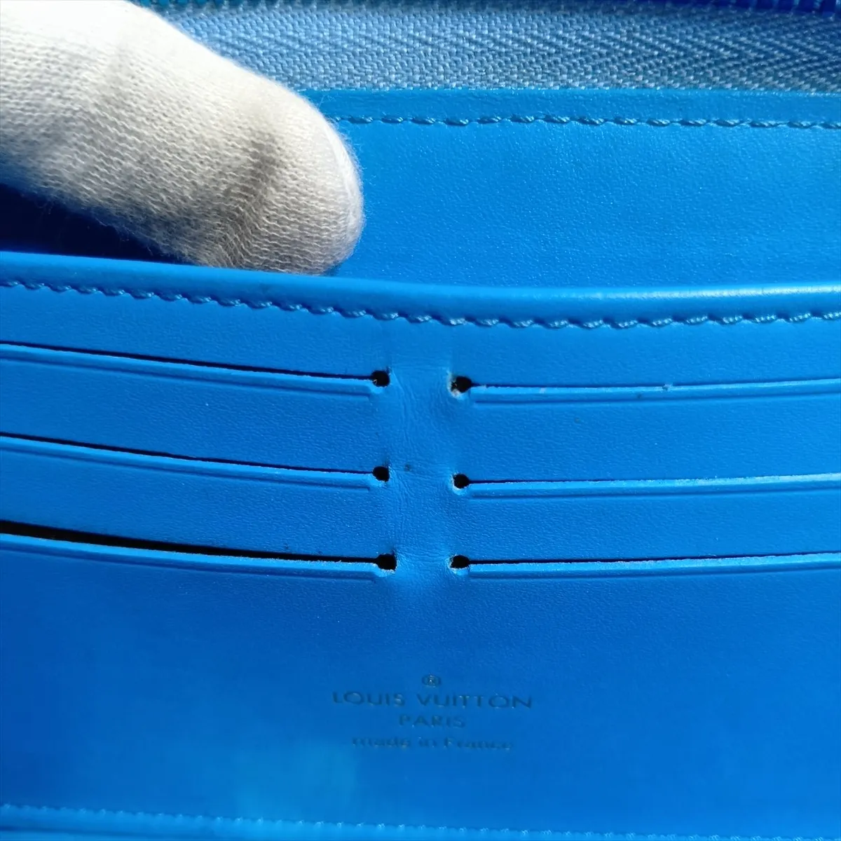 Masters Zippy Wallet M64603 MI1157 Blue Round Zip Wallet — view 15