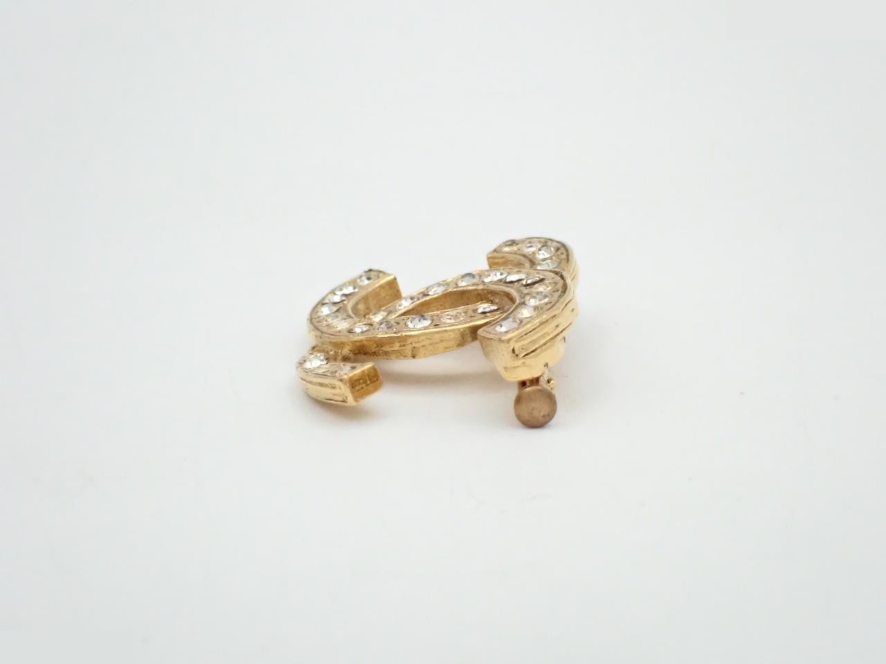 Coco mark gold brooch — view 3