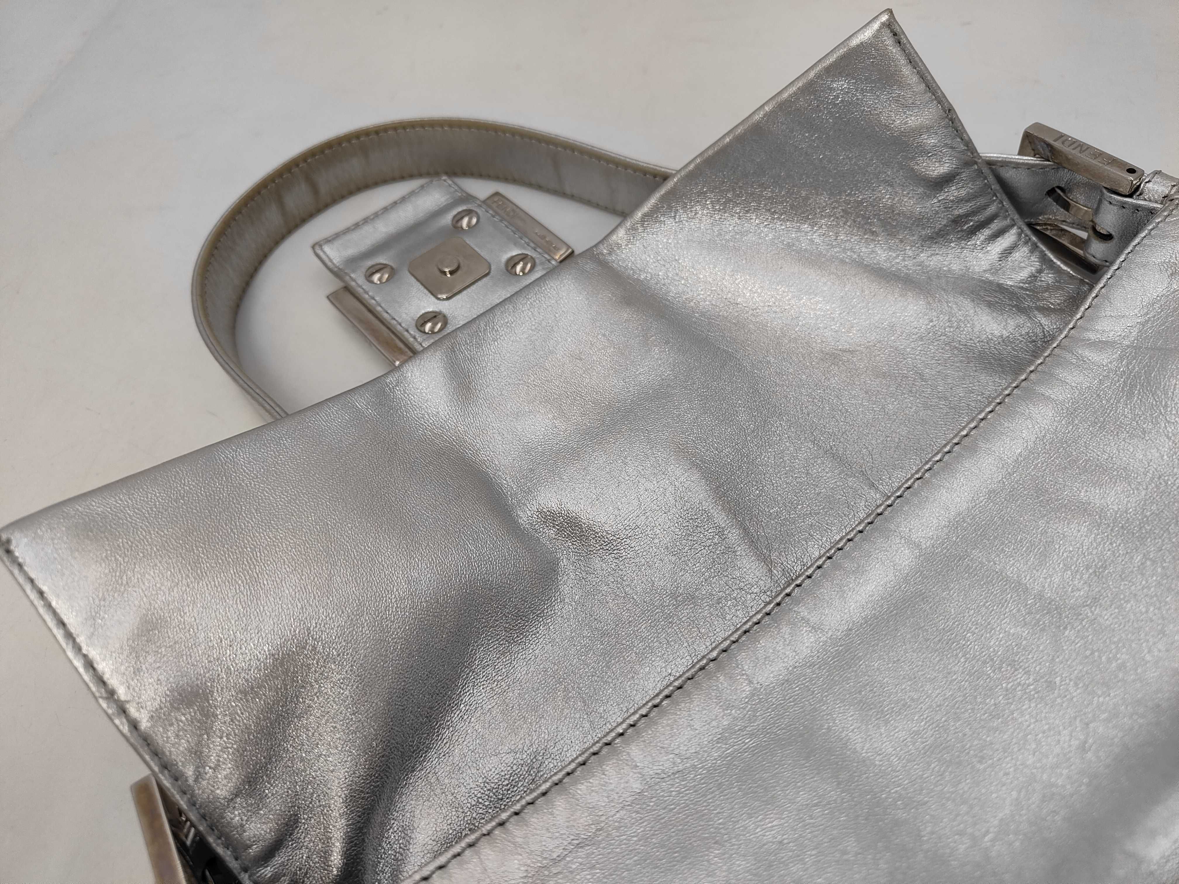 Mamma Bucket Silver Shoulder Bag — view 10