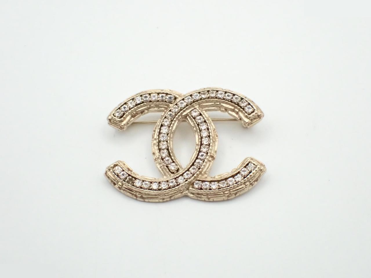 brooch