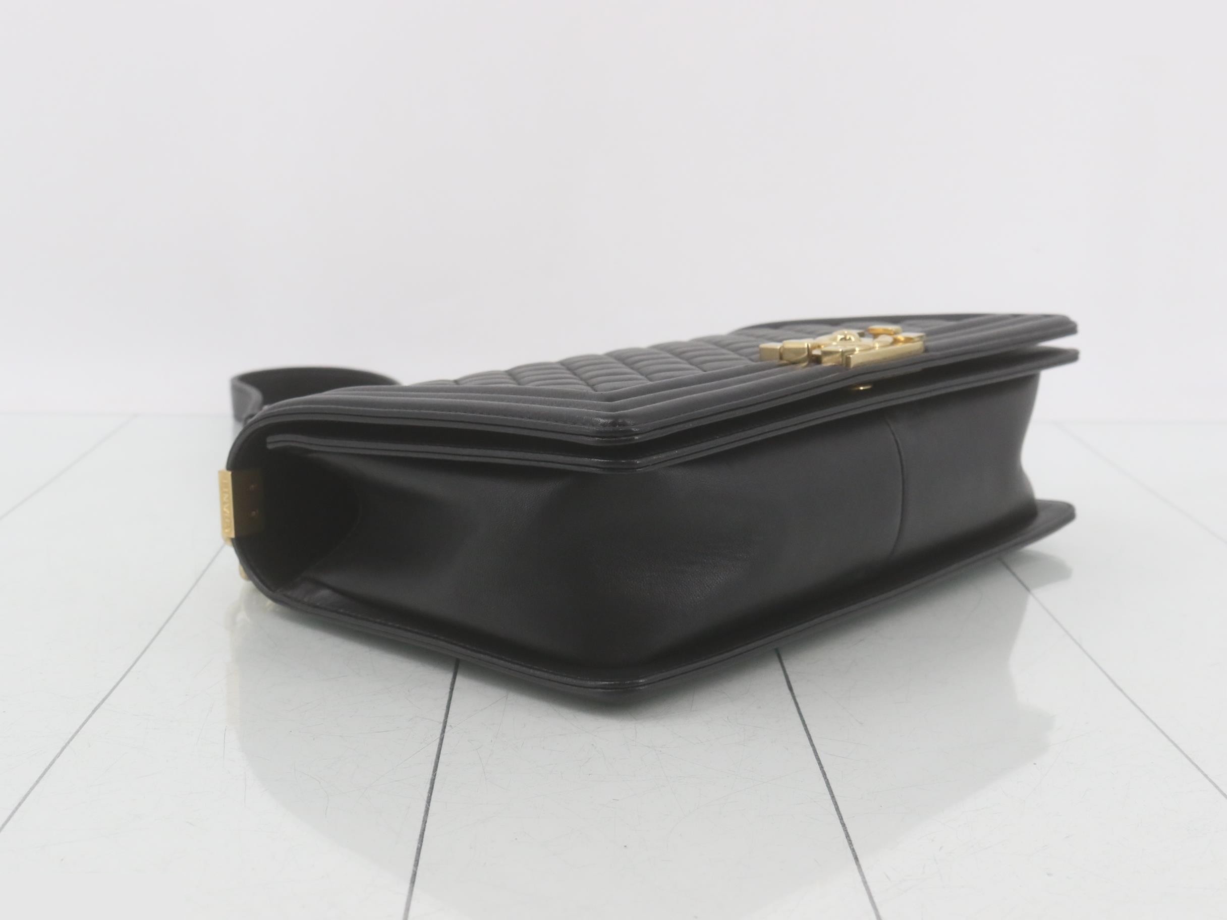 Boy Chanel 28 Calfskin Shoulder Bag — view 5