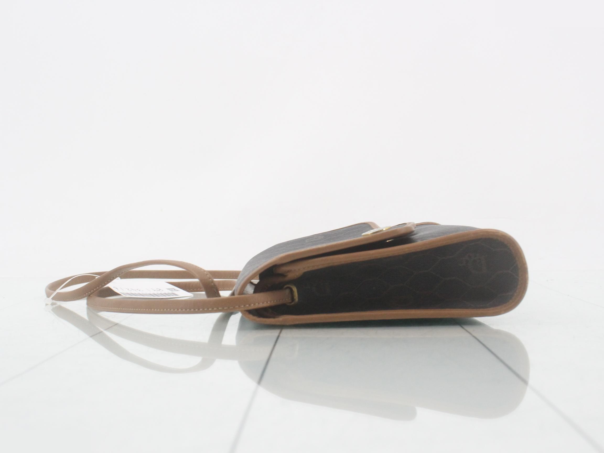 Honeycomb pattern shoulder bag — view 4