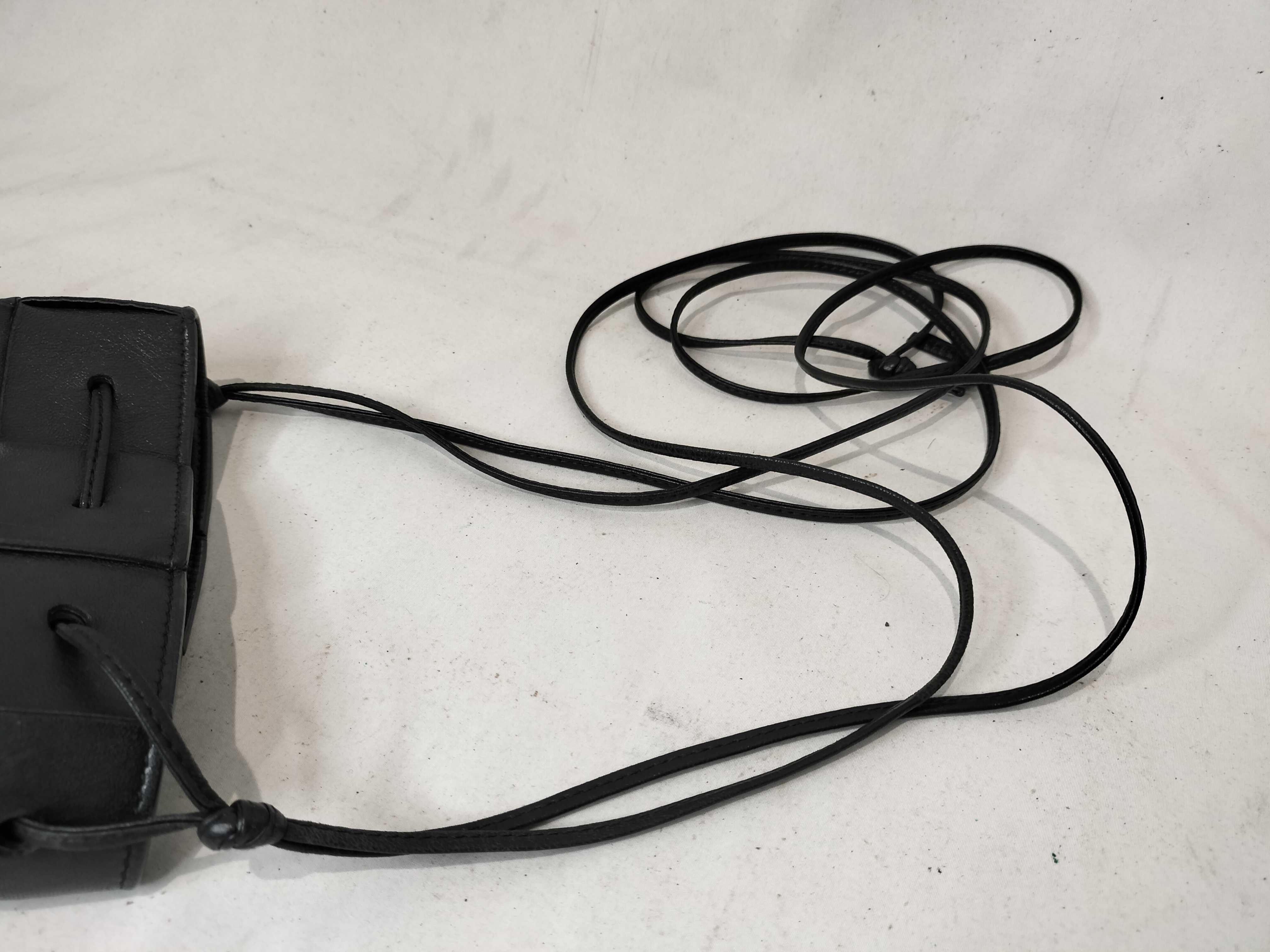 Intrecciato Maxi Intrecciato Cassette Small Crossbody Leather Shoulder Bag Black Shoulder Bag — view 3