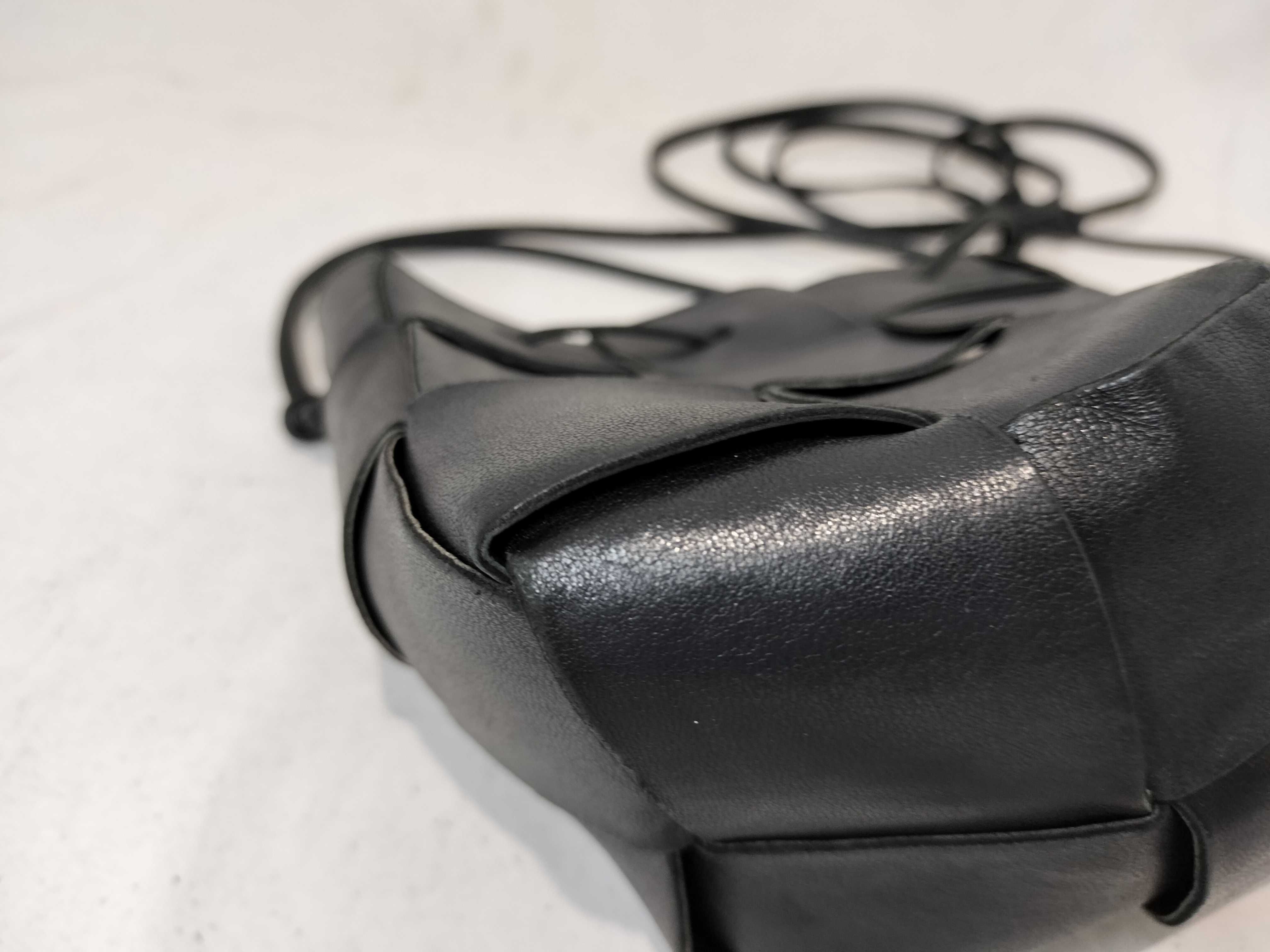 Intrecciato Maxi Intrecciato Cassette Small Crossbody Leather Shoulder Bag Black Shoulder Bag — view 6