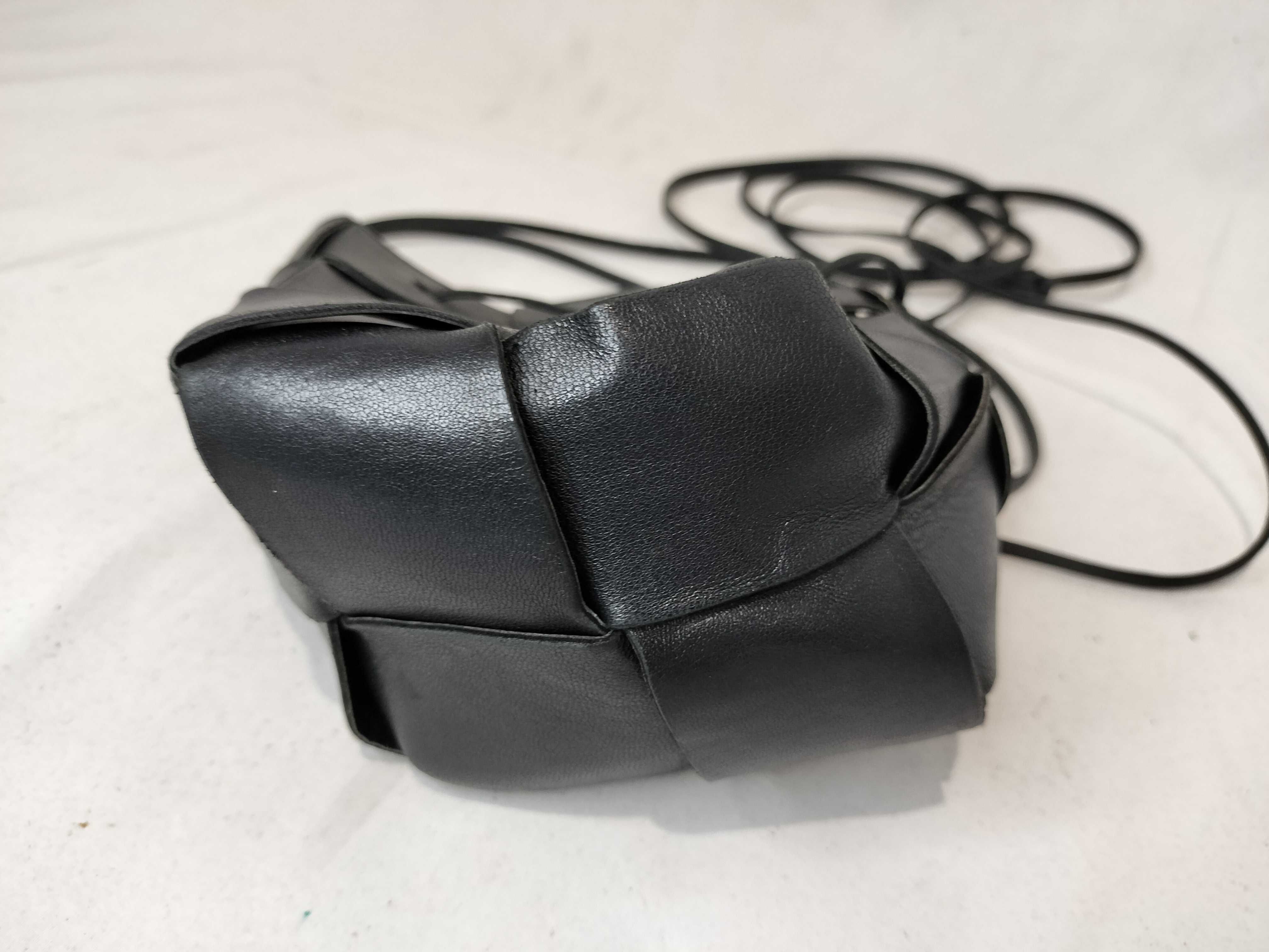 Intrecciato Maxi Intrecciato Cassette Small Crossbody Leather Shoulder Bag Black Shoulder Bag — view 7