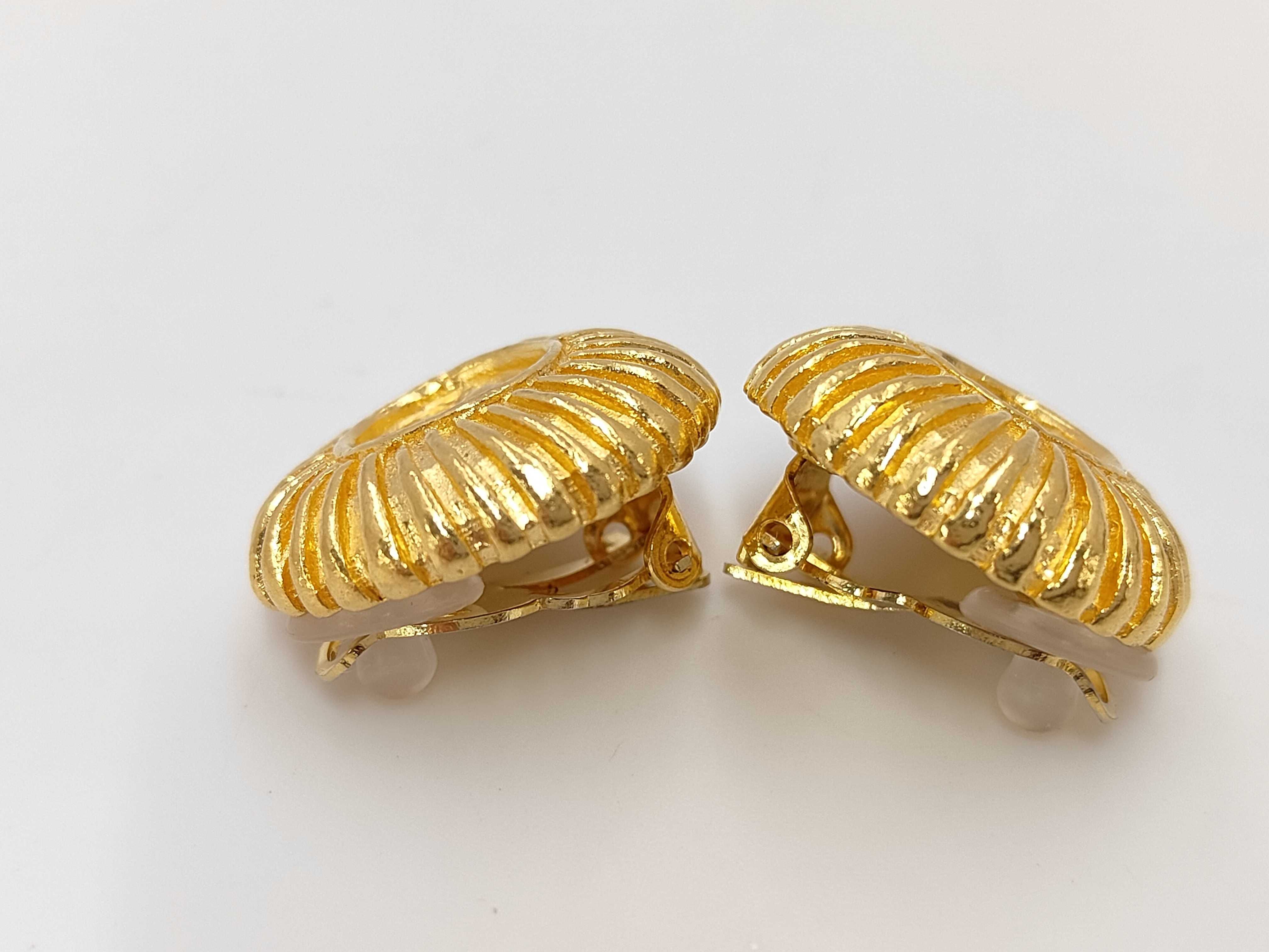 COCO MARK EARRINGS — view 3