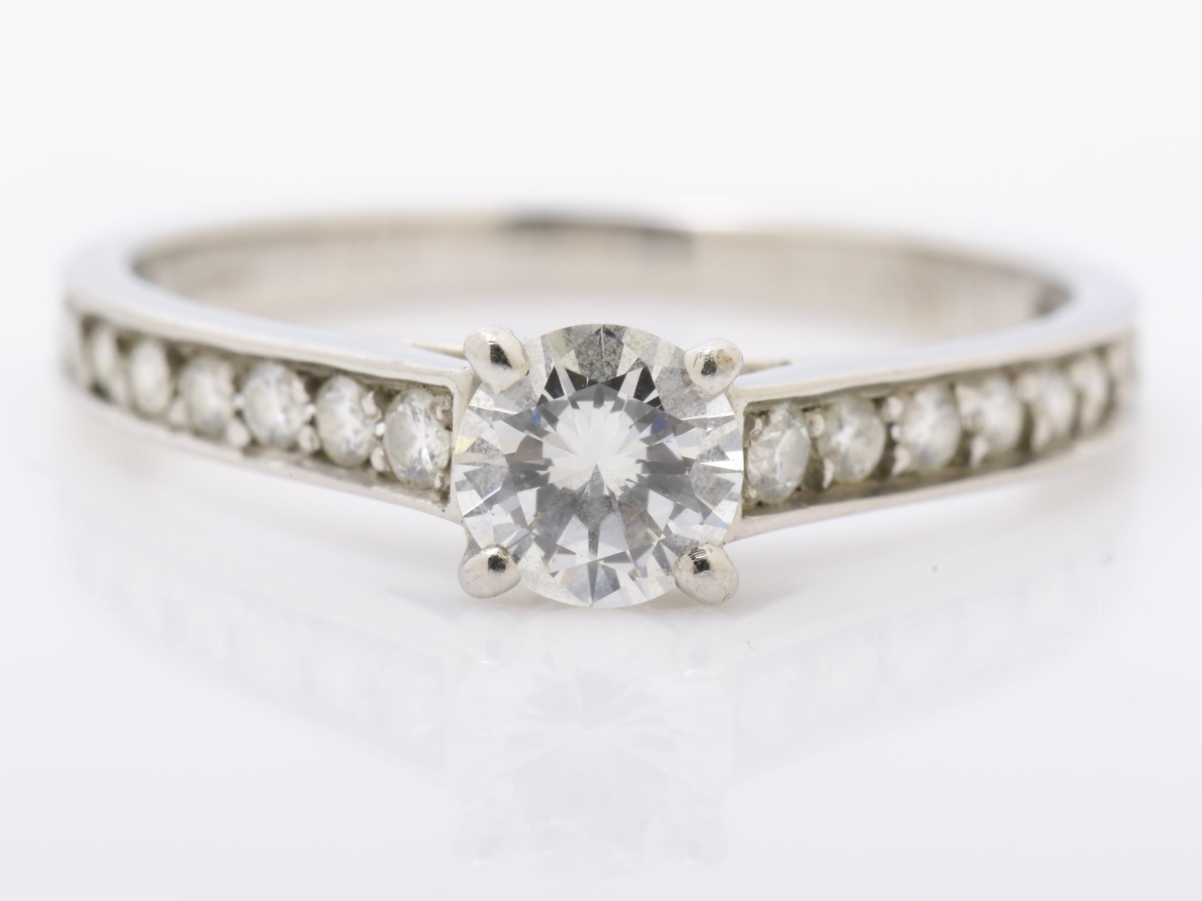 Solitaire ring diamond Pt950 approximately 2.5g #8.5 — view 2