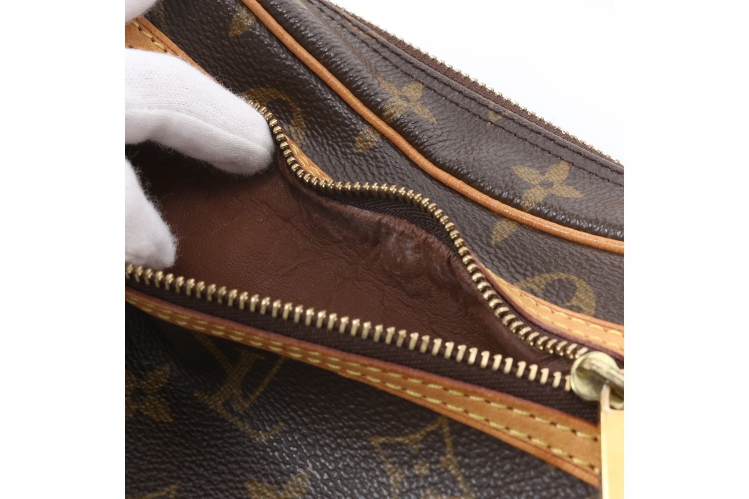 Monogram Pochette Cite M51183 Leather Shoulder Bag — view 9