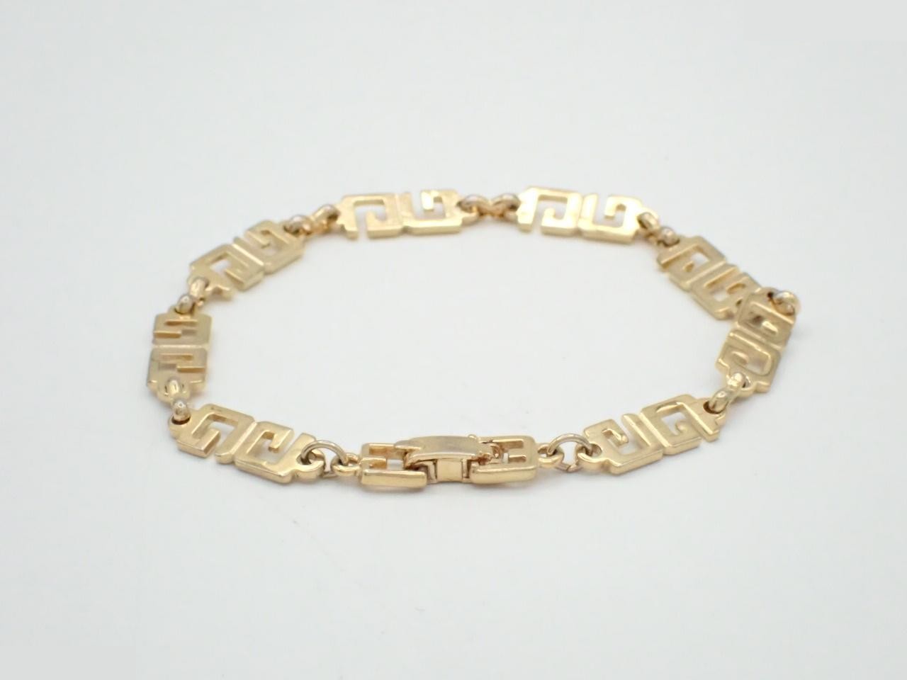 Other lines: Precious metal bracelets and bangles (metal), wrist circumference approximately 18 cm. — view 2