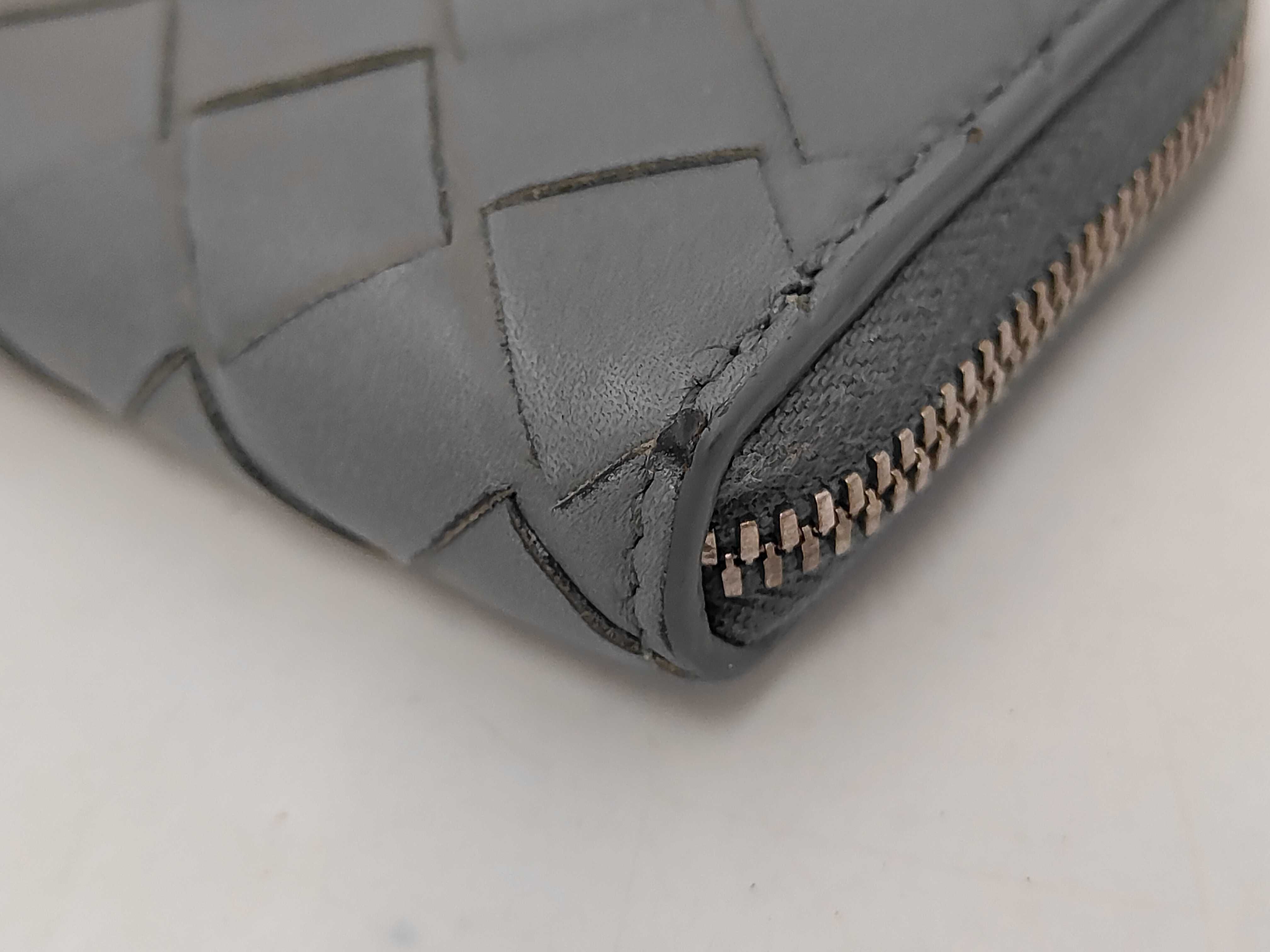 Intrecciato Coin Case Leather Gray Wallet — view 3