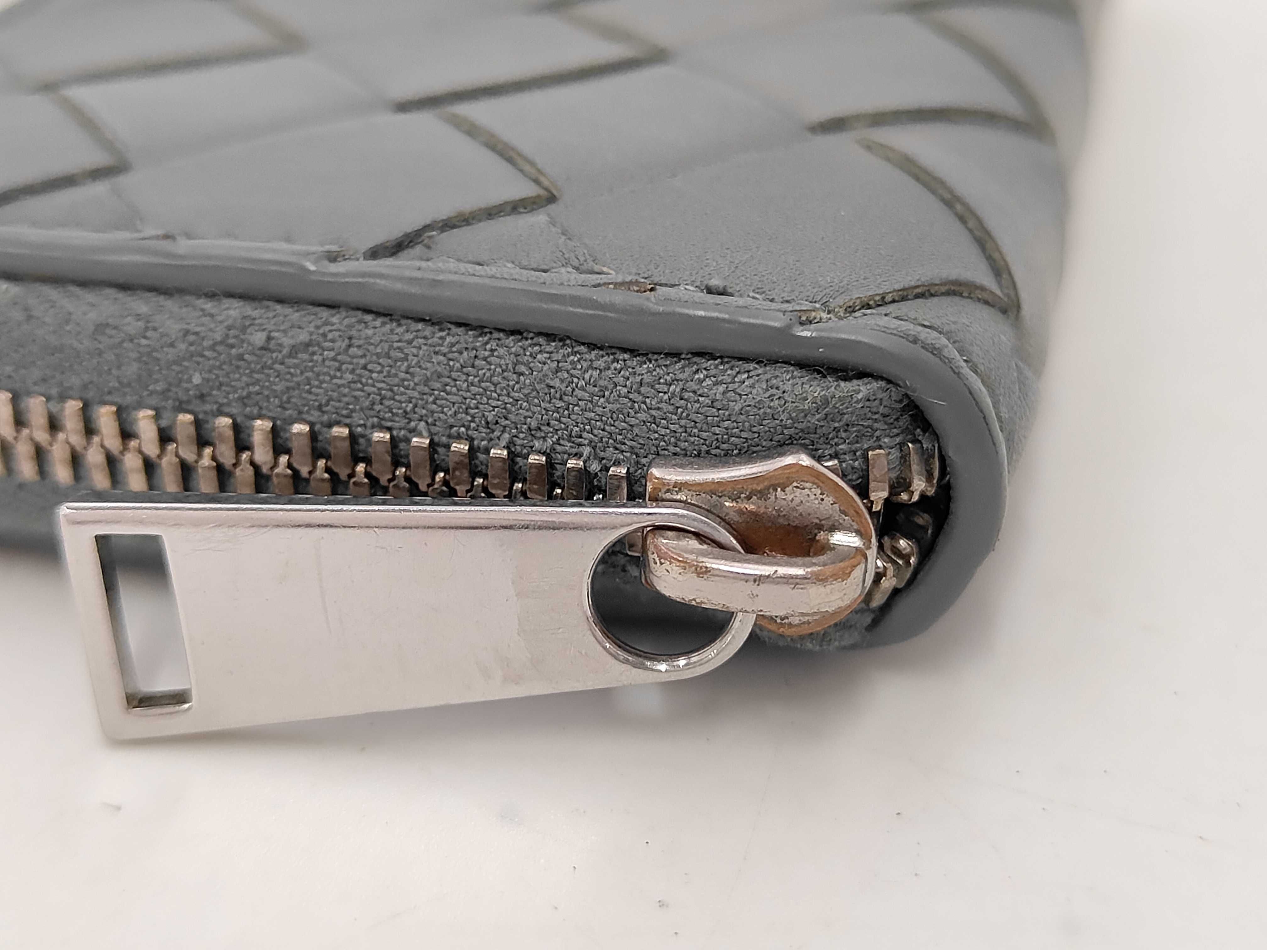 Intrecciato Coin Case Leather Gray Wallet — view 5