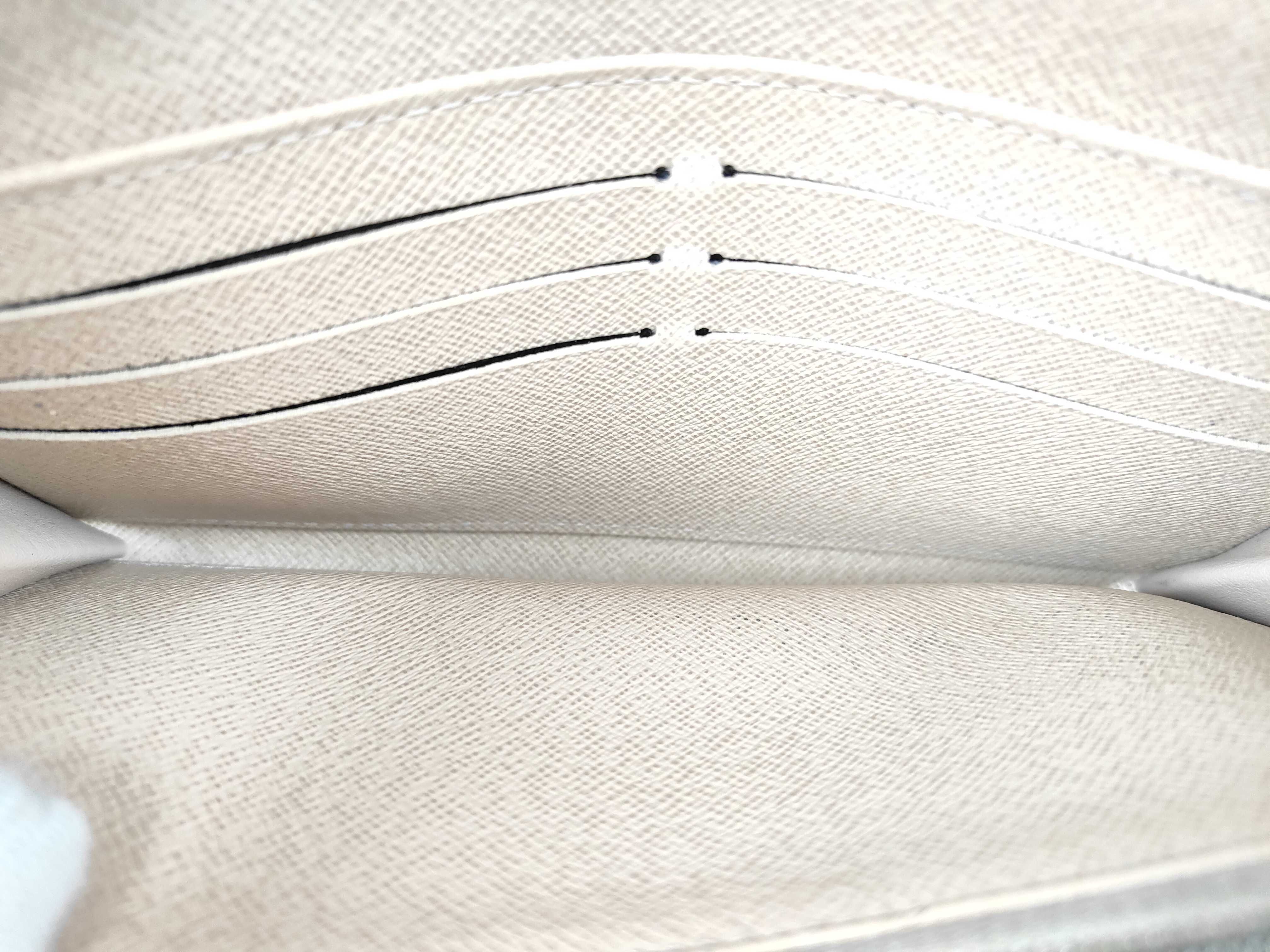 Epi Portefeuille Sarah/Initialed Wallet — view 14