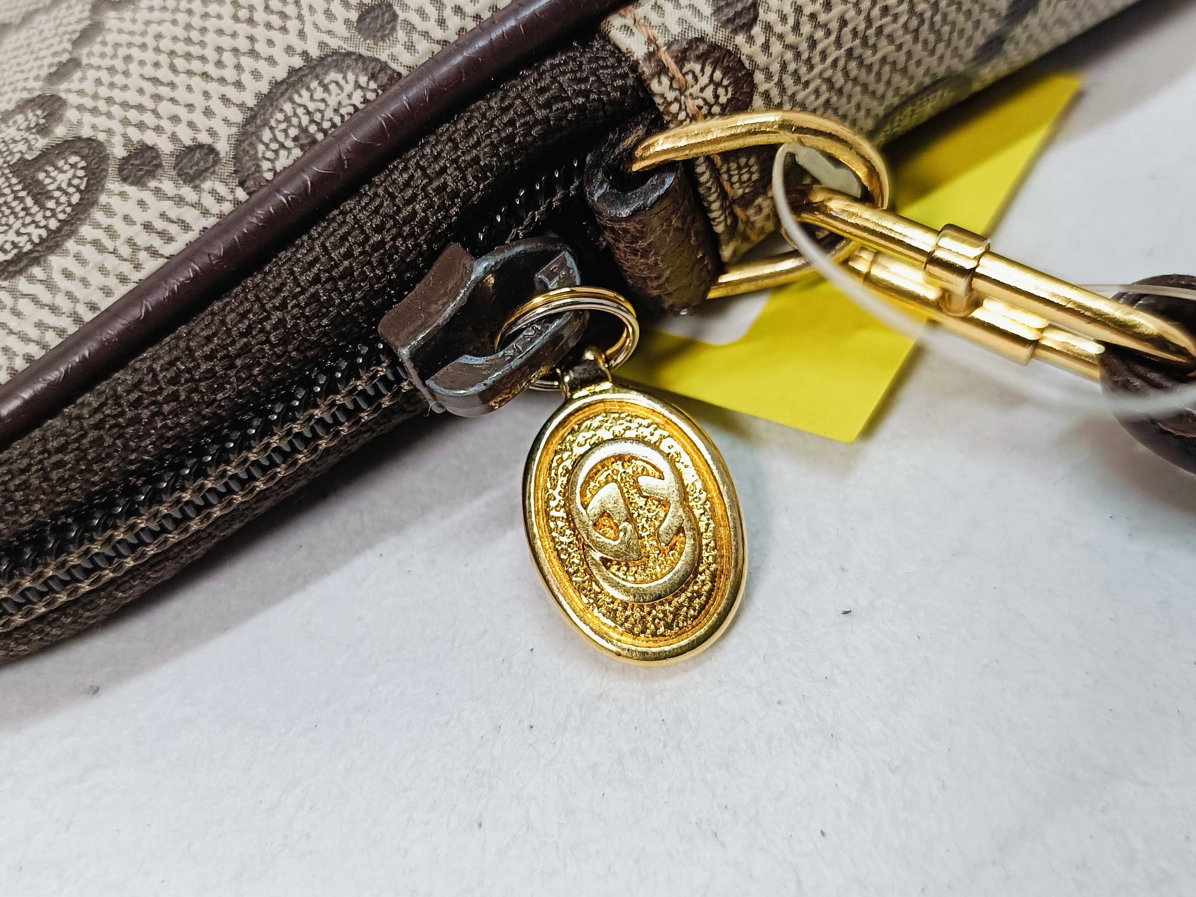 GG Supreme 97 02 068 Shoulder Bag — view 8