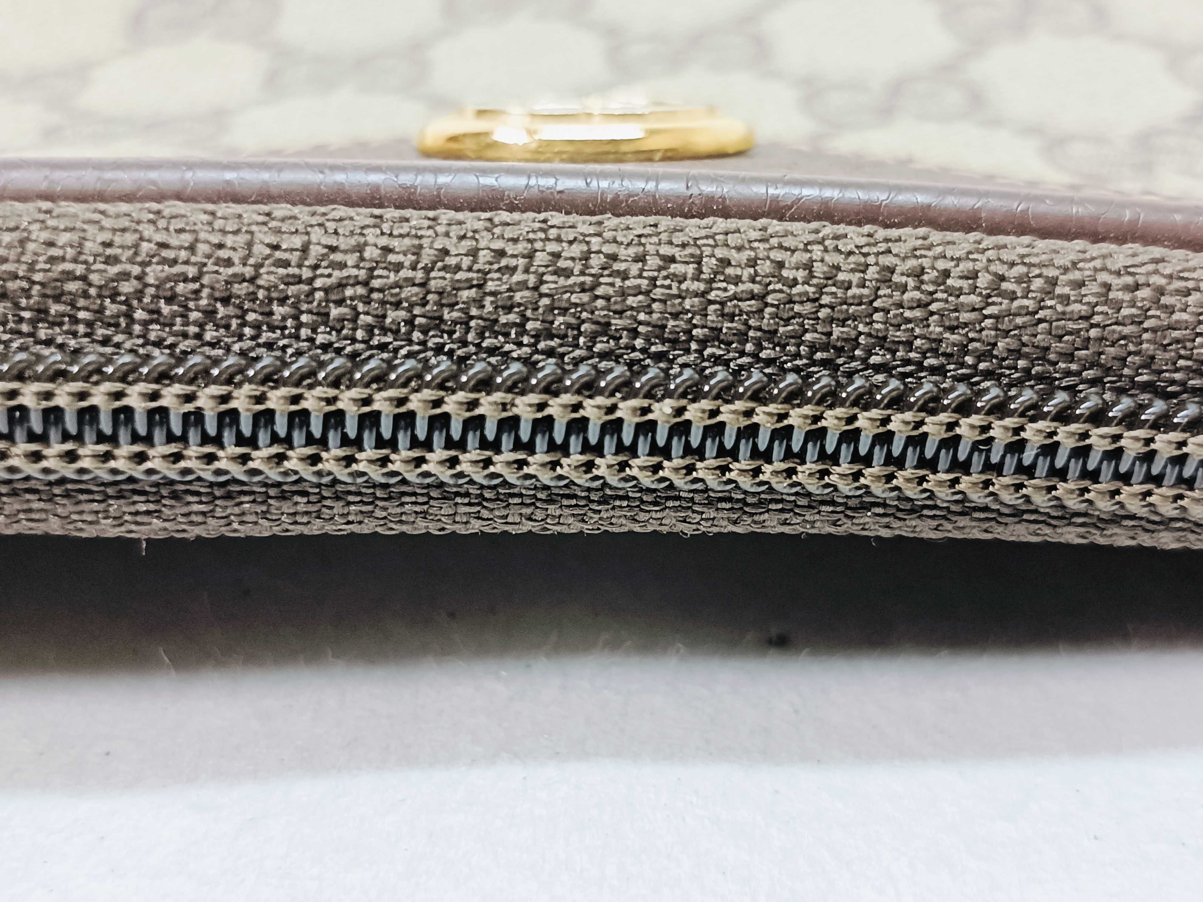 GG Supreme 97 02 068 Shoulder Bag — view 9