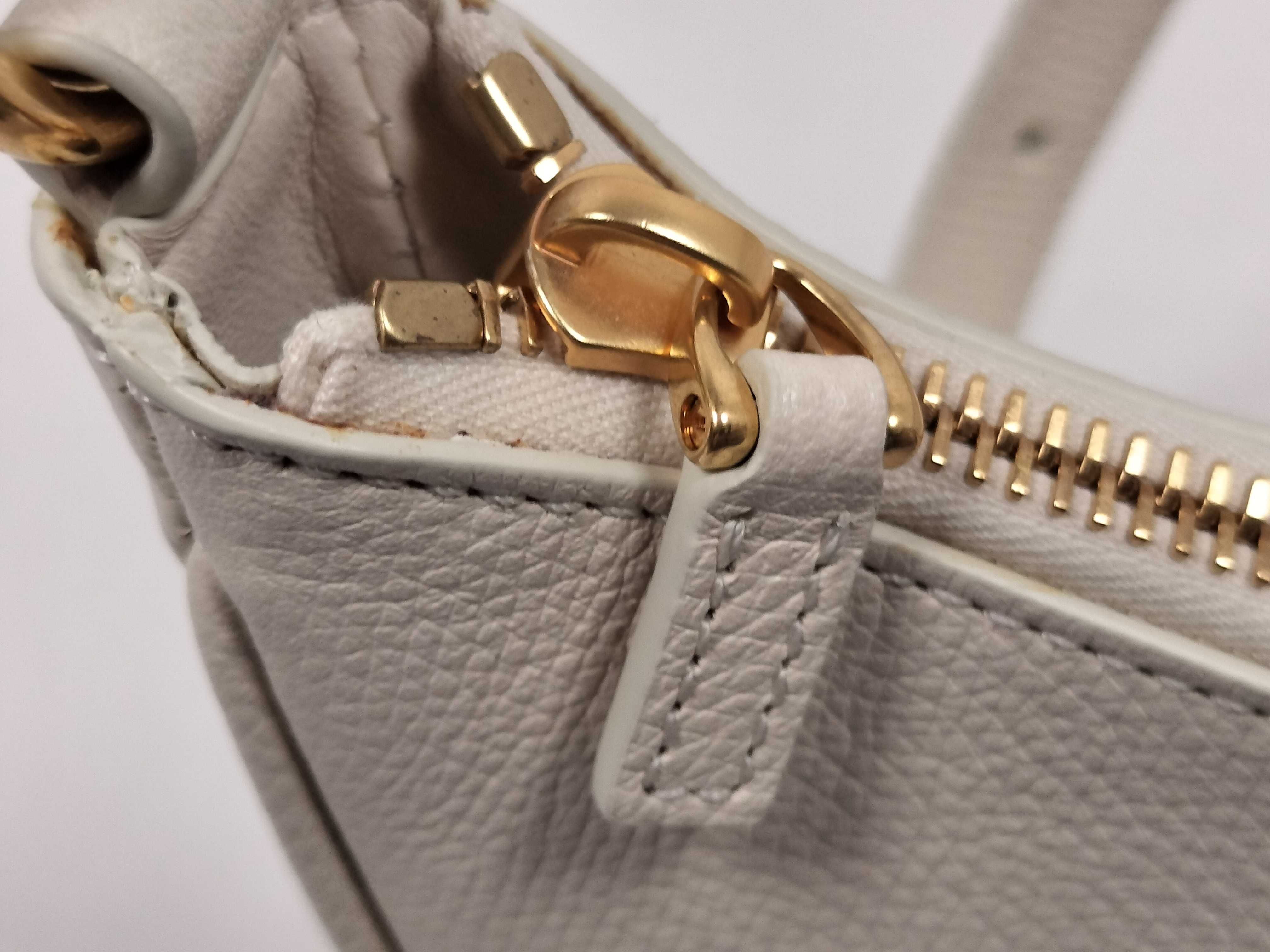 V-logo Signature Canvas x Leather 2-Way Handbag White Handbag — view 9