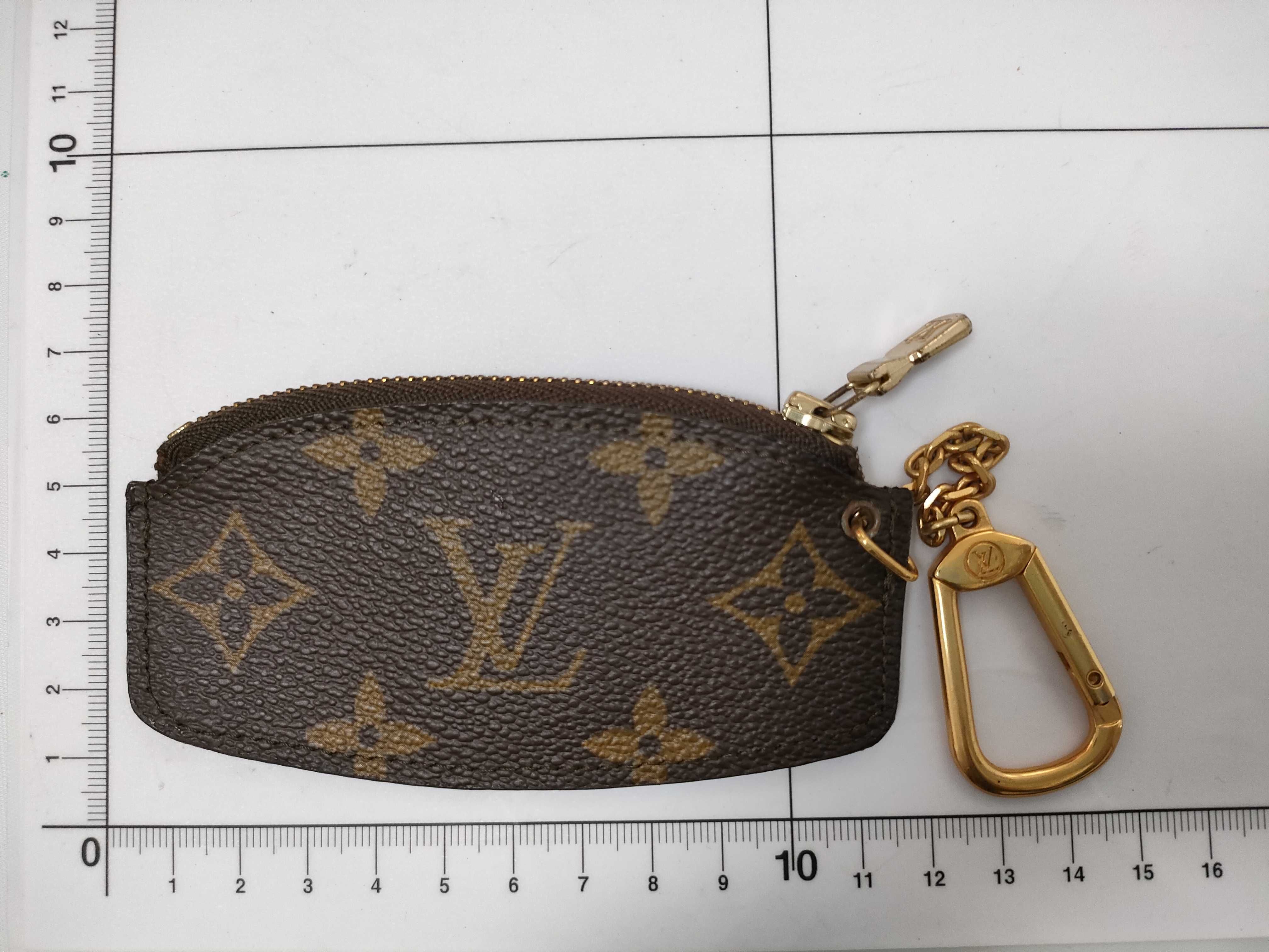 Monogram Coin Case (Excellent Condition) — view 10