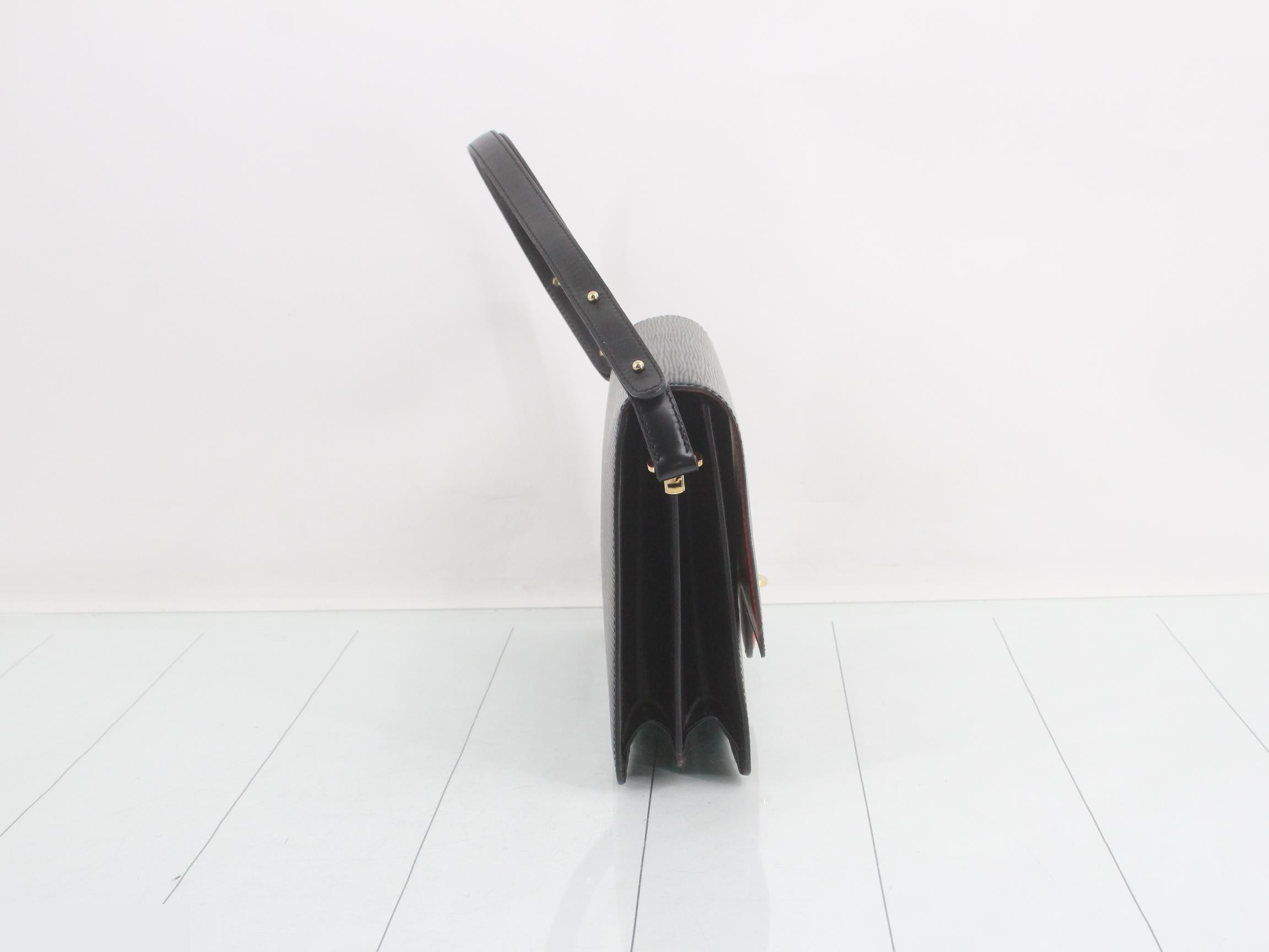 Epi Free Run Noir Red Shoulder Bag — view 4