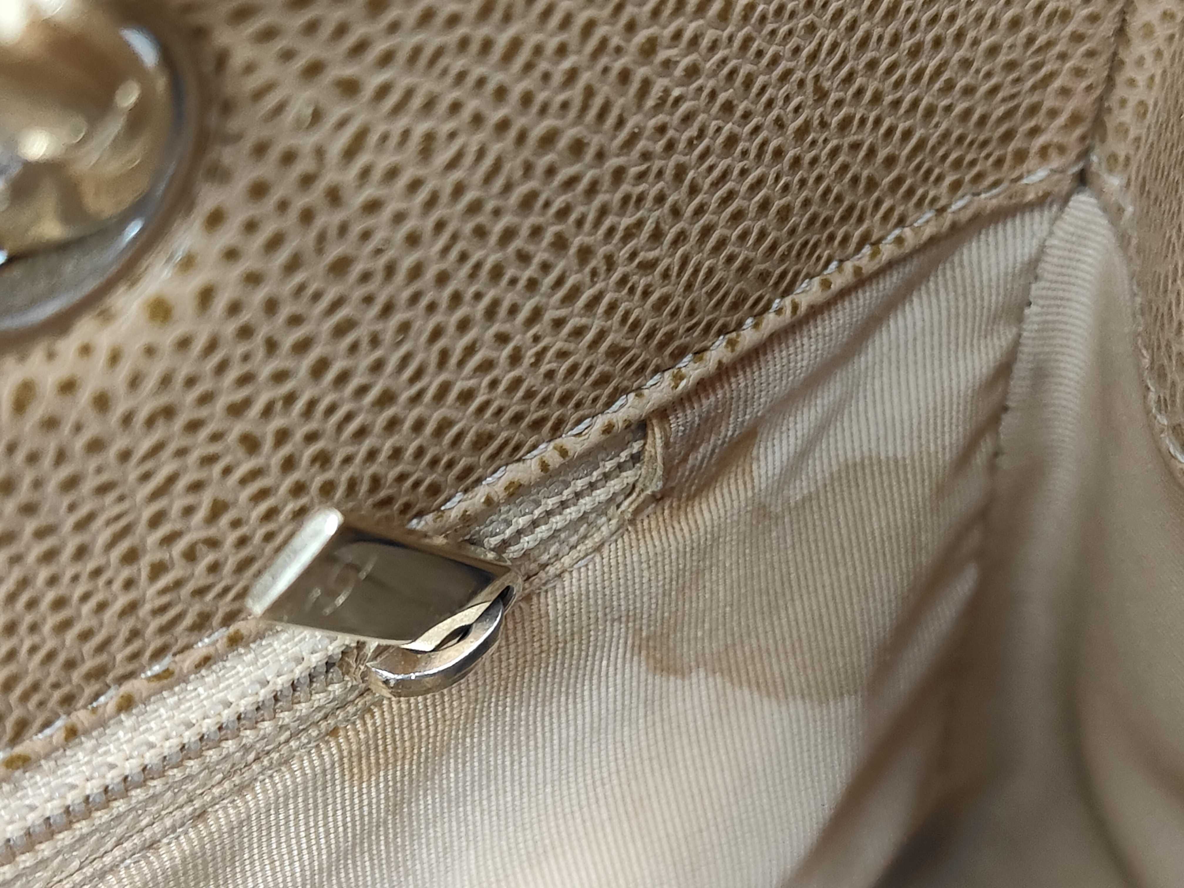 (Chanel) Series 8 Caviar Skin Matelassé Large Coco GST Gold Hardware Leather Chain Tote Bag — view 11
