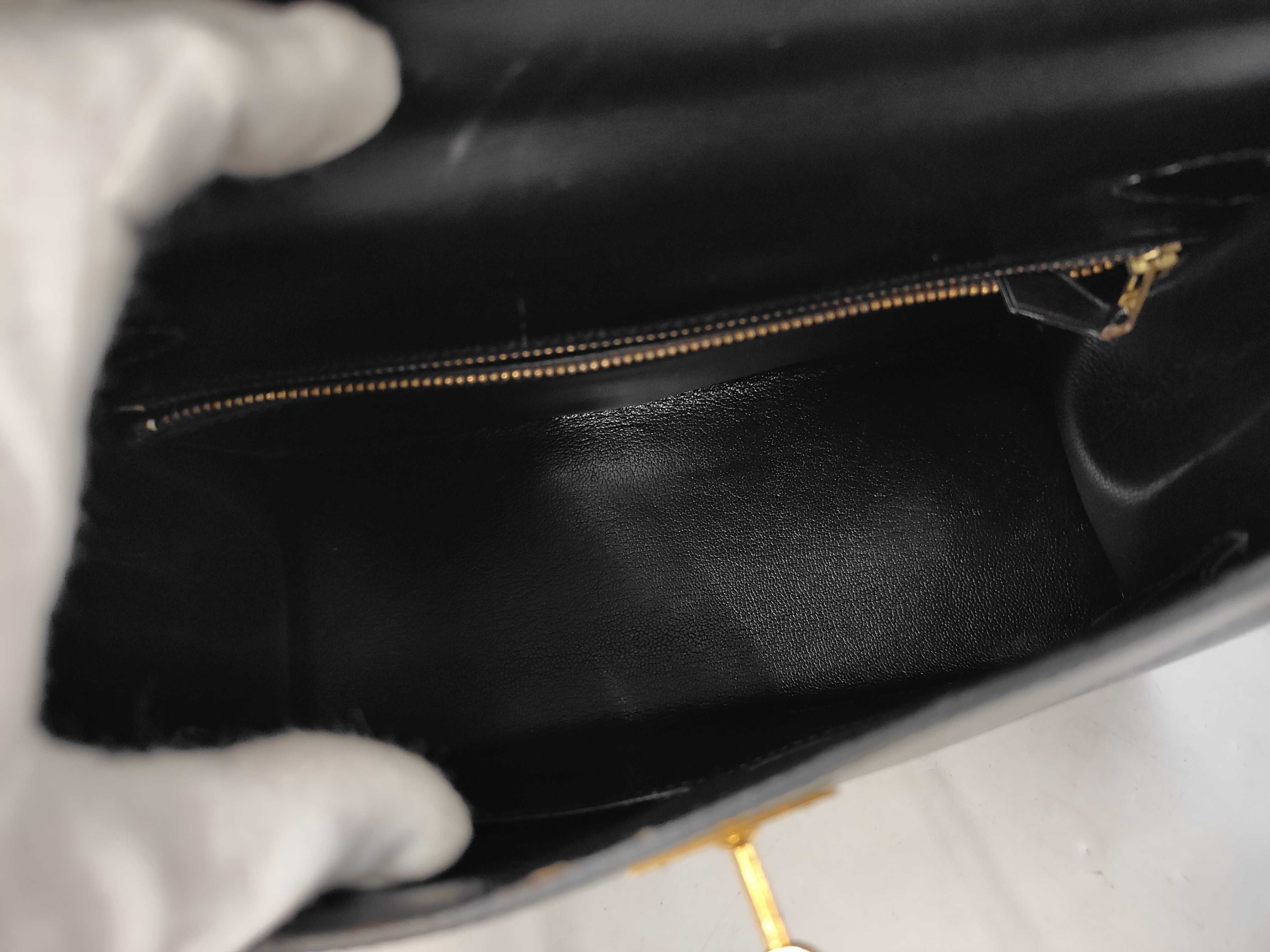 Kelly 28 Sellier Box Calf Black Gold Hardware Handbag (Size S) — view 8